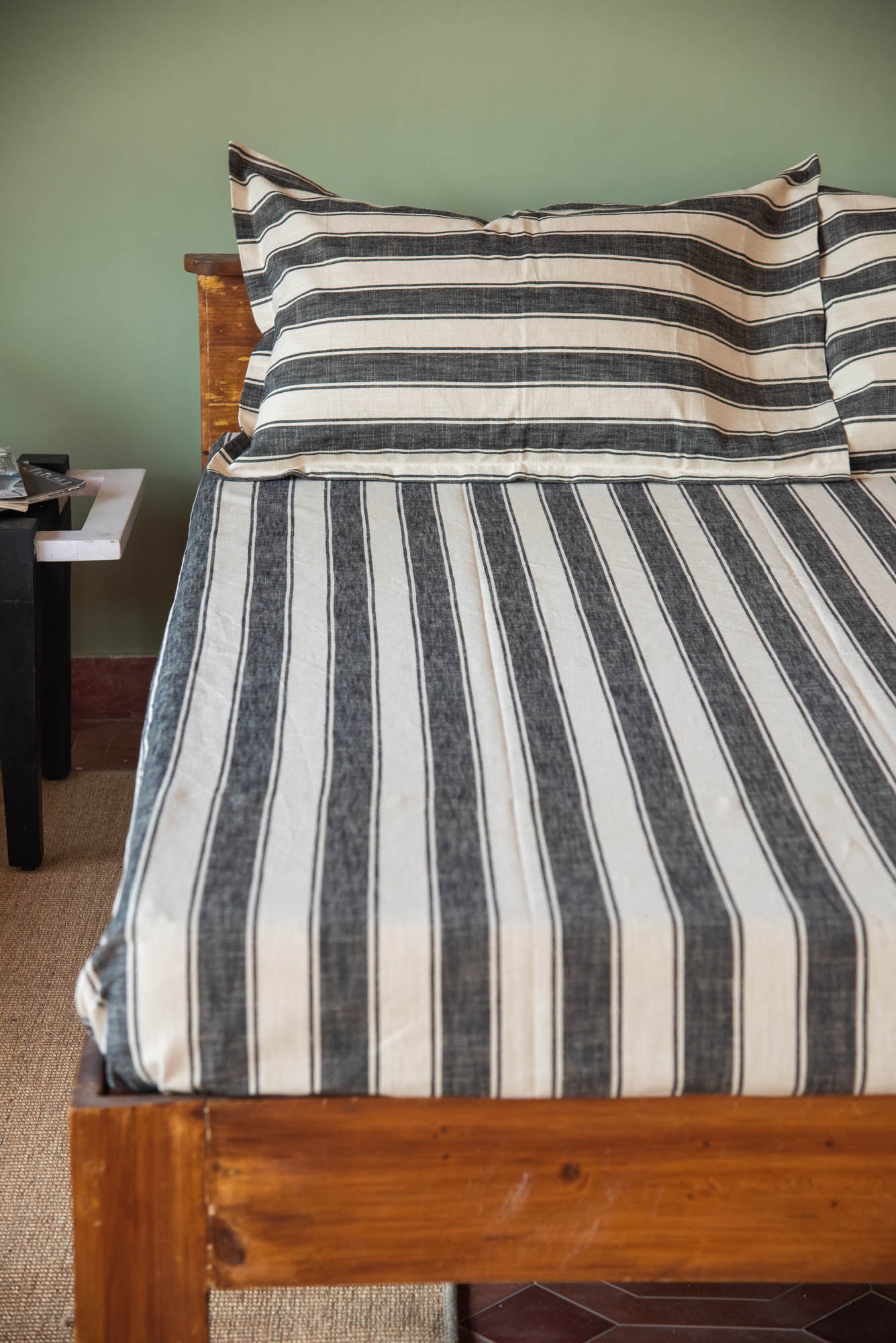 
                  
                    CT BEDSHEET-1+2  SET- 108 X108
                  
                