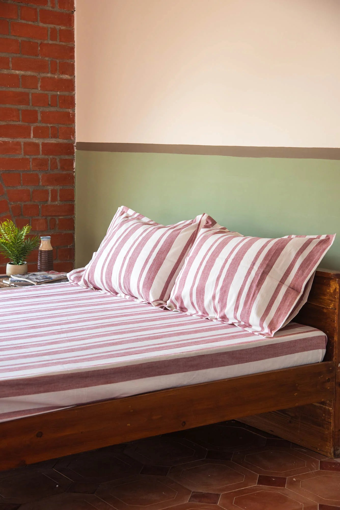 
                  
                    Rust & White Pure Cotton Bedsheet Set – King
                  
                