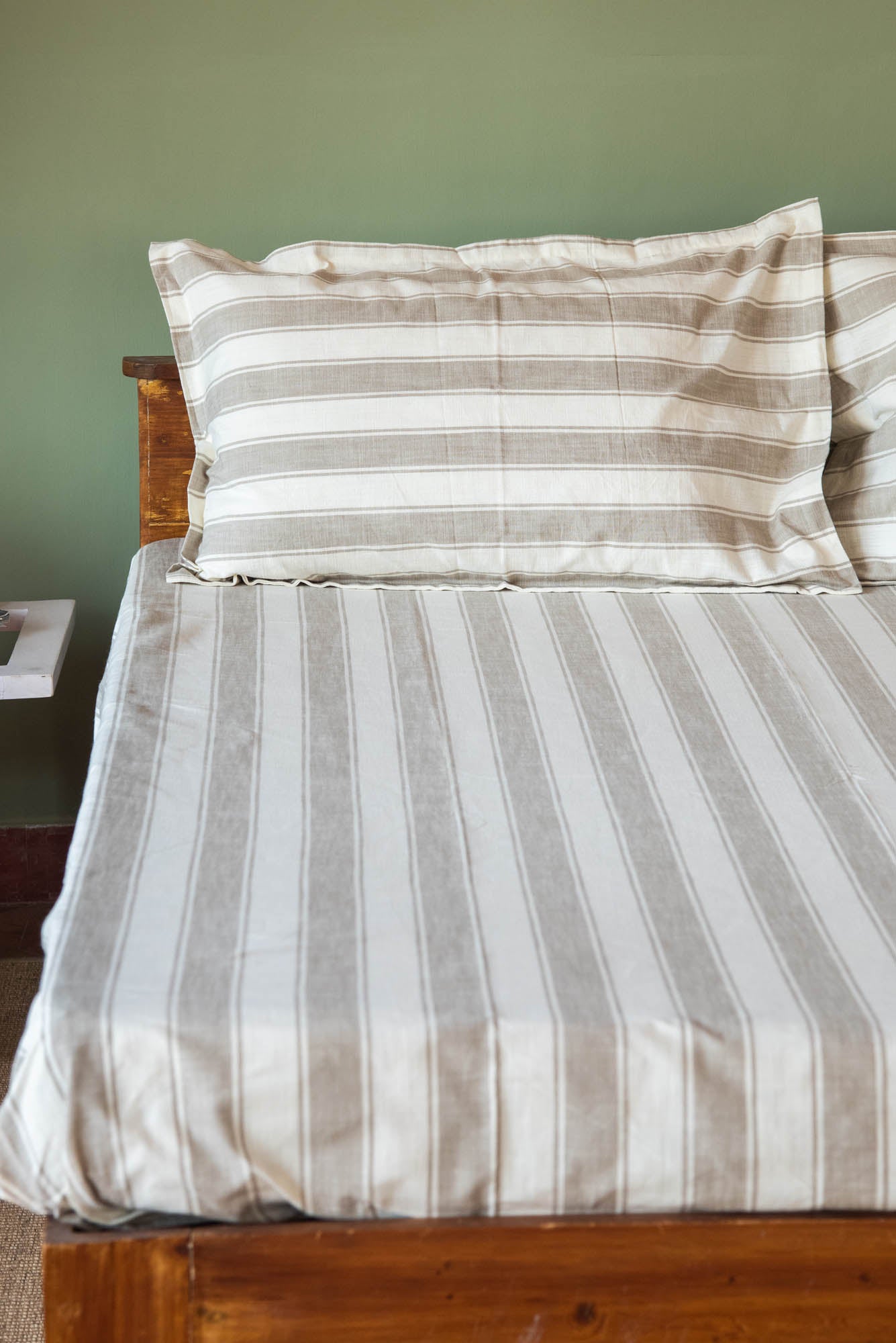 
                  
                    CT BEDSHEET-1+2  SET- 108 X108
                  
                