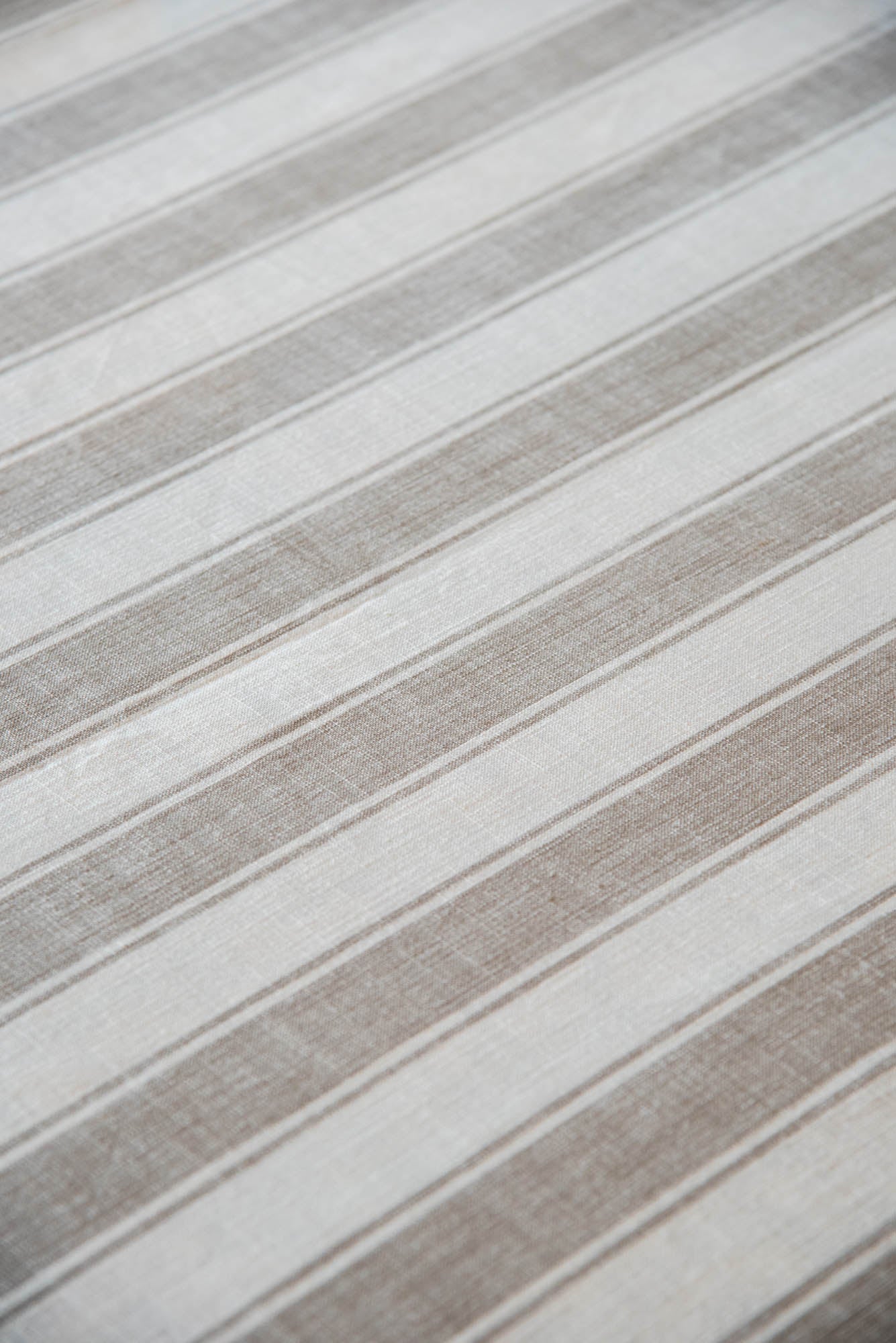 
                  
                    CT BEDSHEET-1+2  SET- 108 X108
                  
                