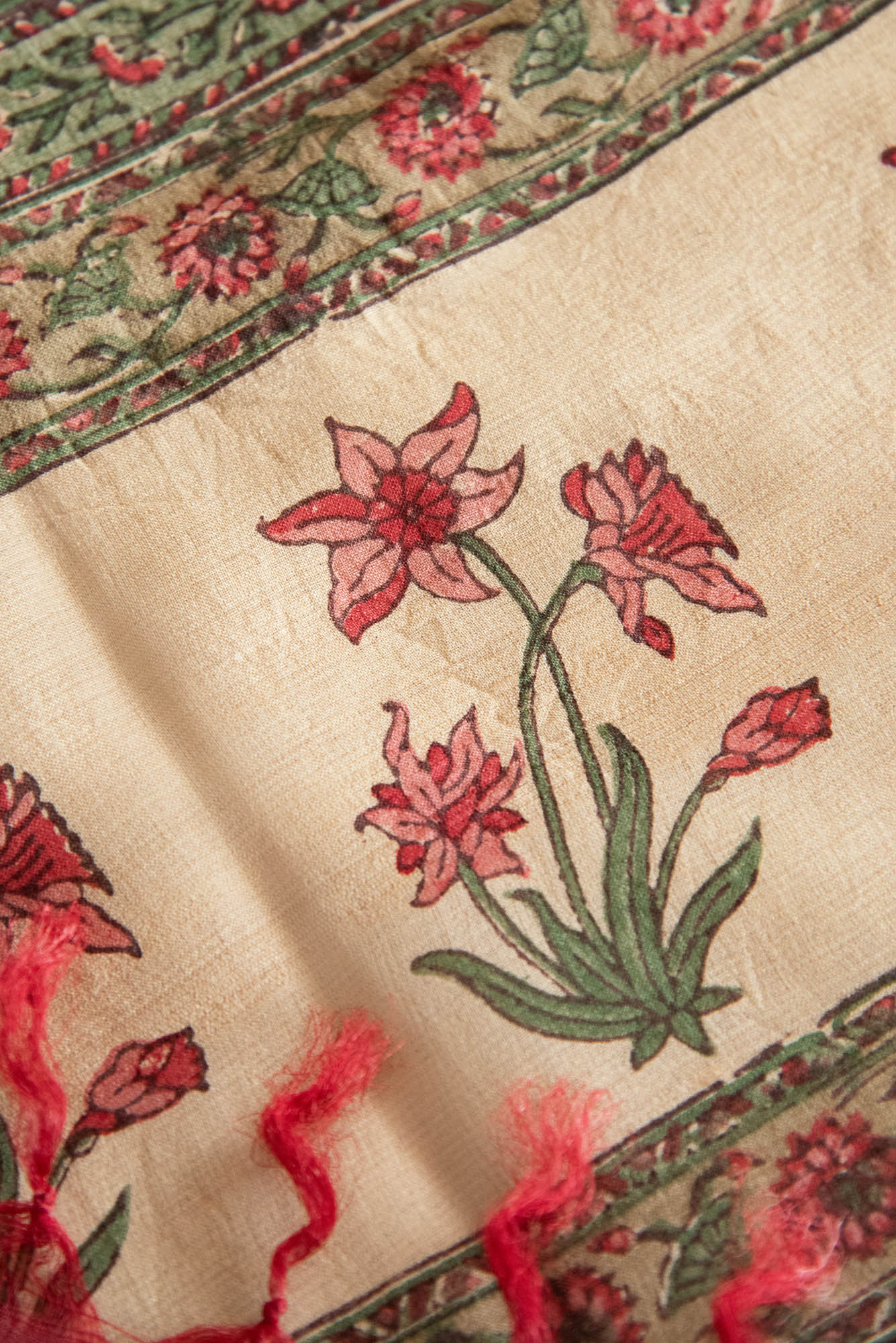 
                  
                    PTD TUSSAR SILK FABRIC &DUPATTA SKD SET
                  
                