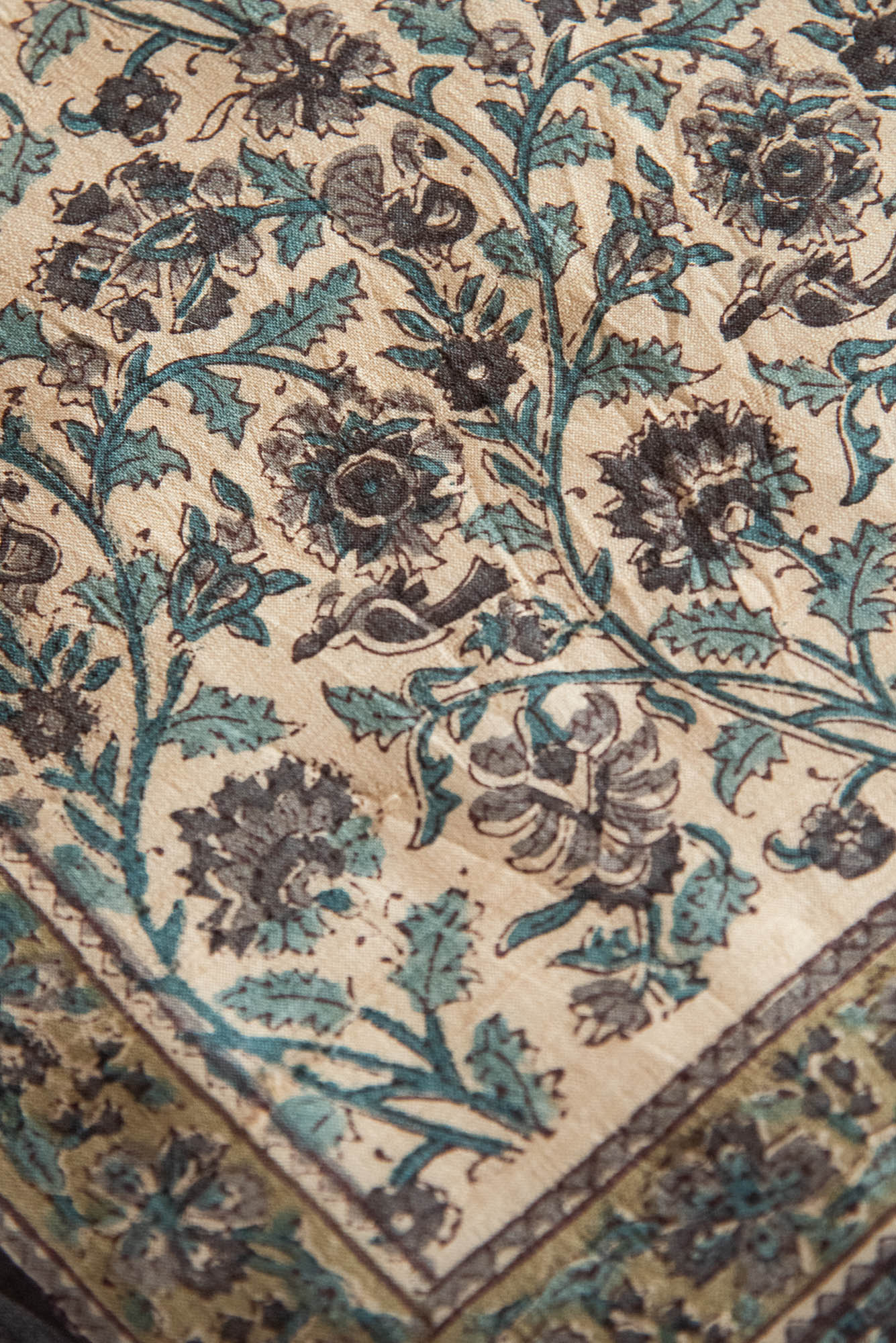 
                  
                    PTD TUSSAR SILK FABRIC &DUPATTA SKD SET
                  
                