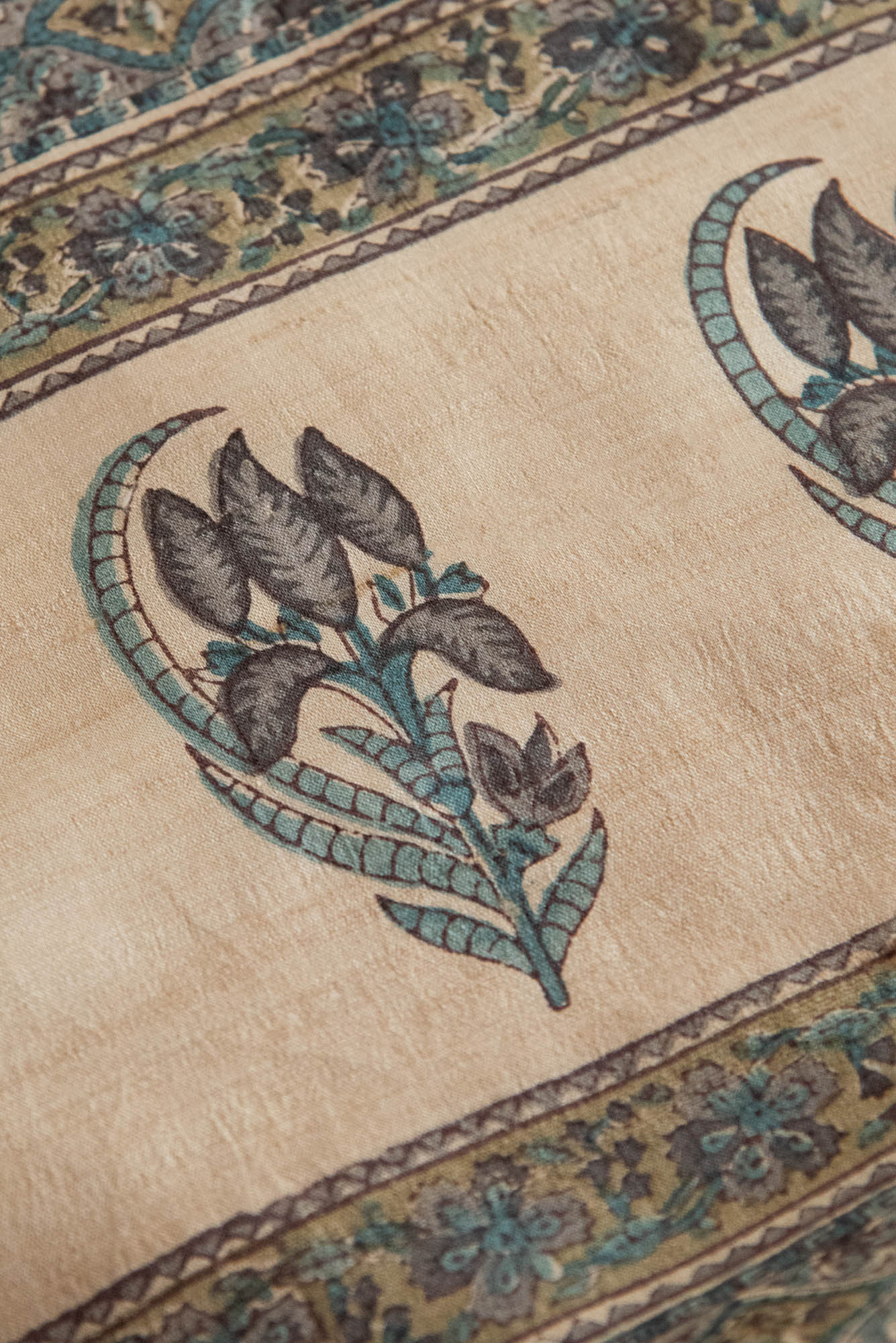 
                  
                    PTD TUSSAR SILK FABRIC &DUPATTA SKD SET
                  
                