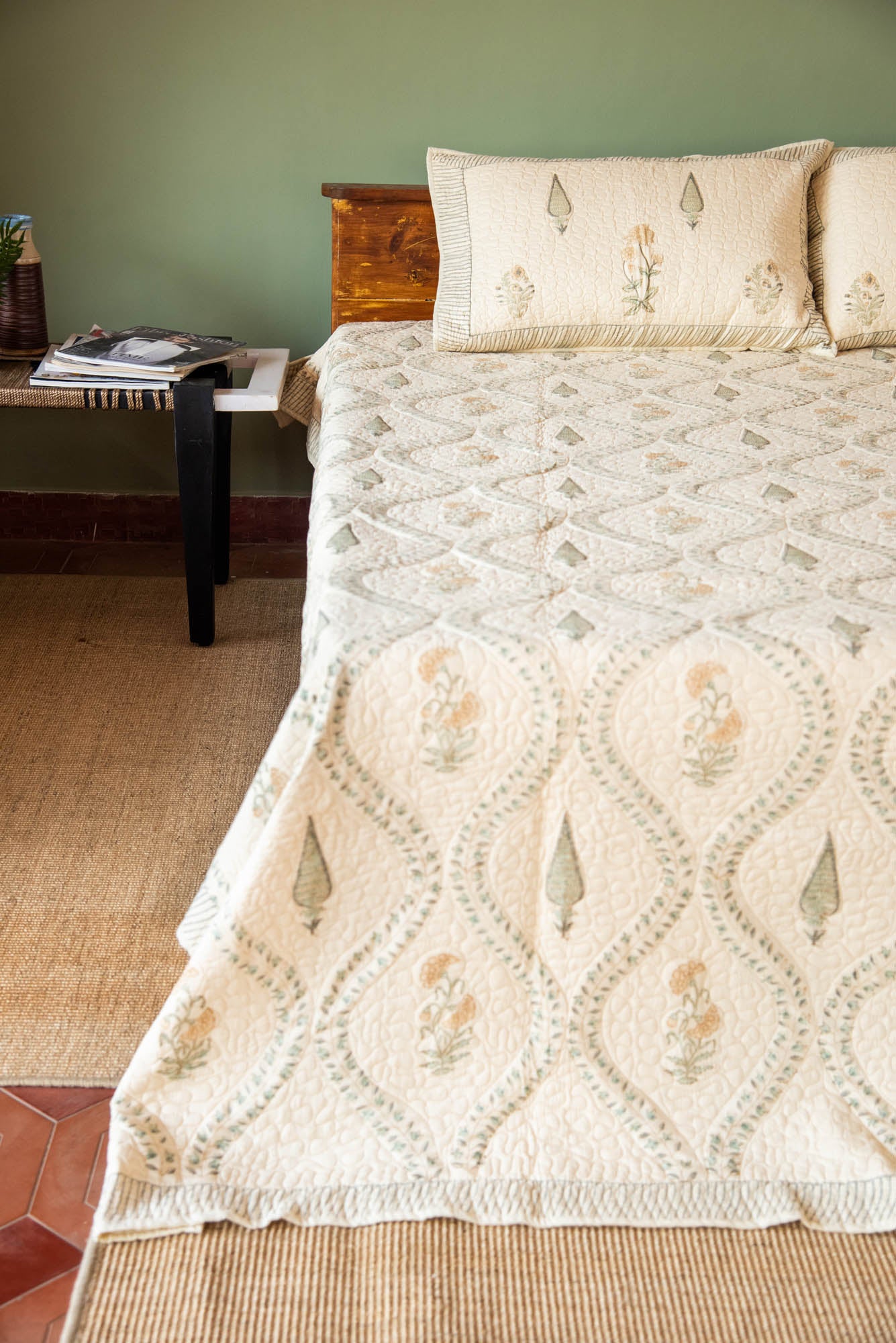 
                  
                    KRIS B/P VOILE QUILTED BEDCOVER-90X108
                  
                