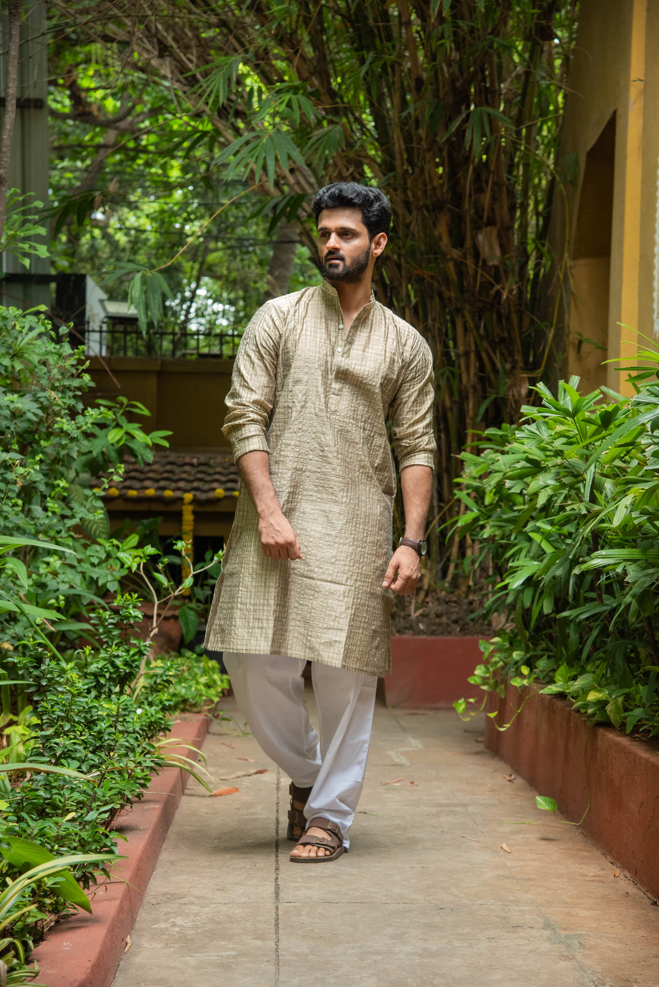 
                  
                    SILK CT MEN LONG KURTHA F/S
                  
                