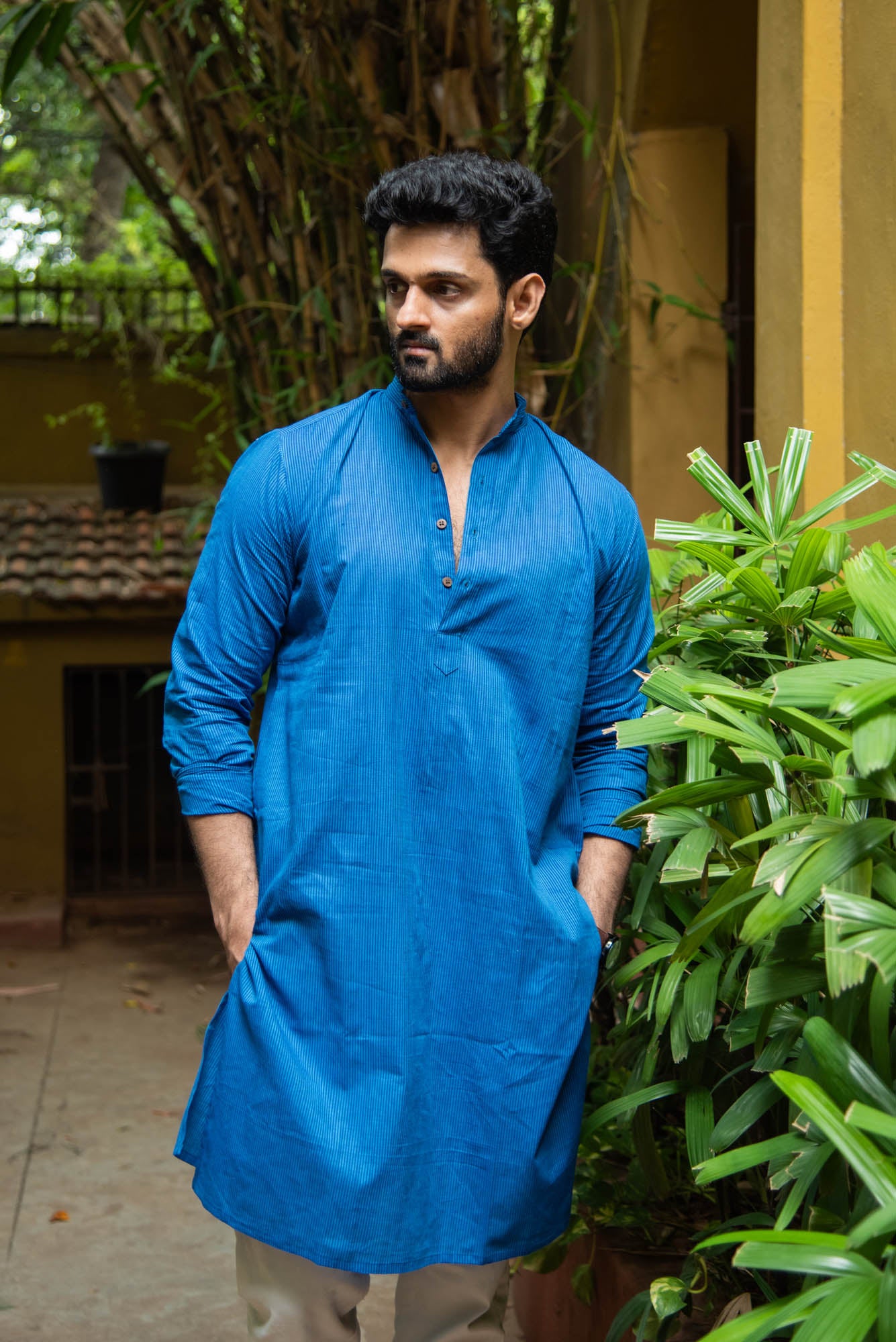 
                  
                    CT MEN LONG KURTHA F/S
                  
                