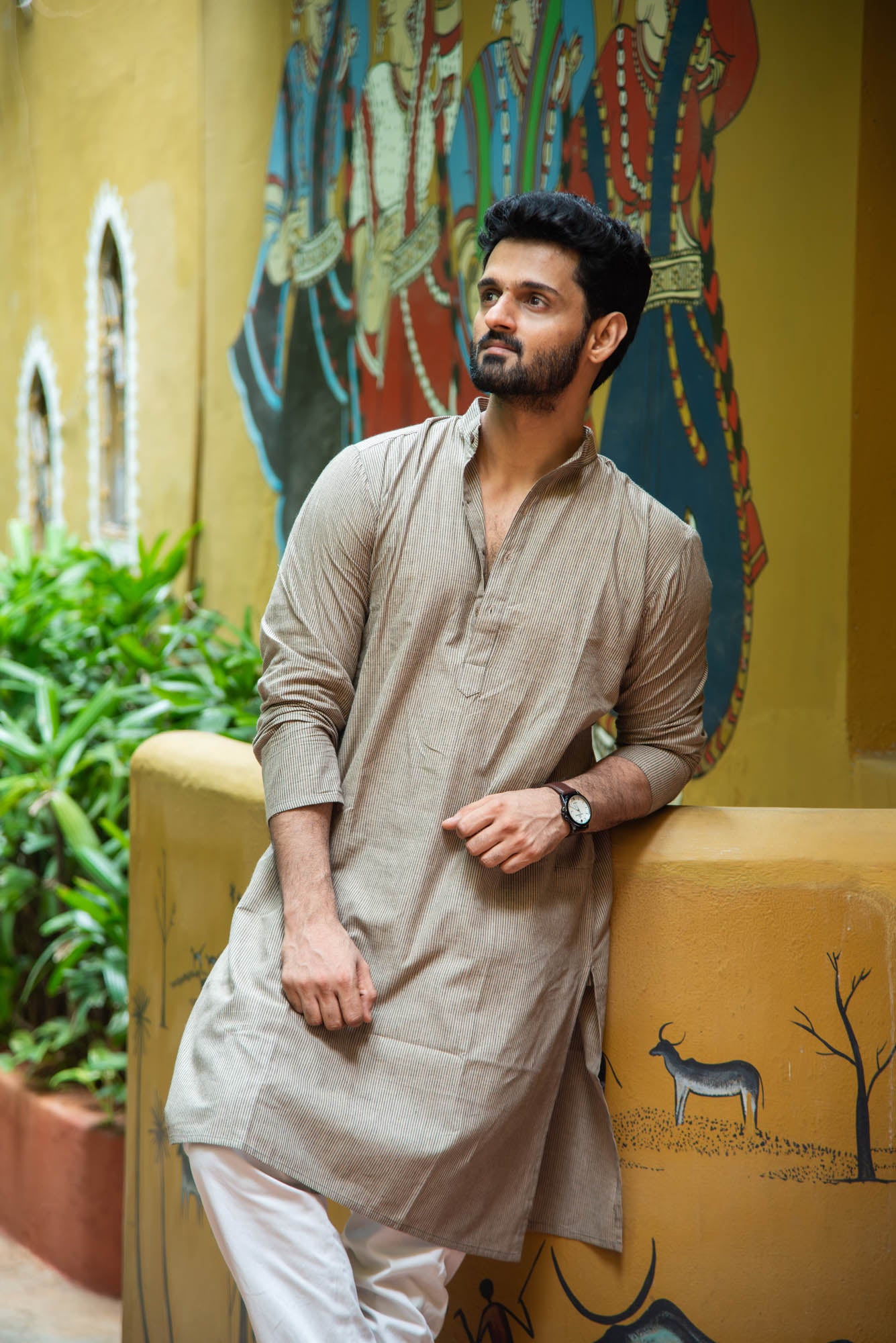 
                  
                    CT MEN LONG KURTHA F/S
                  
                