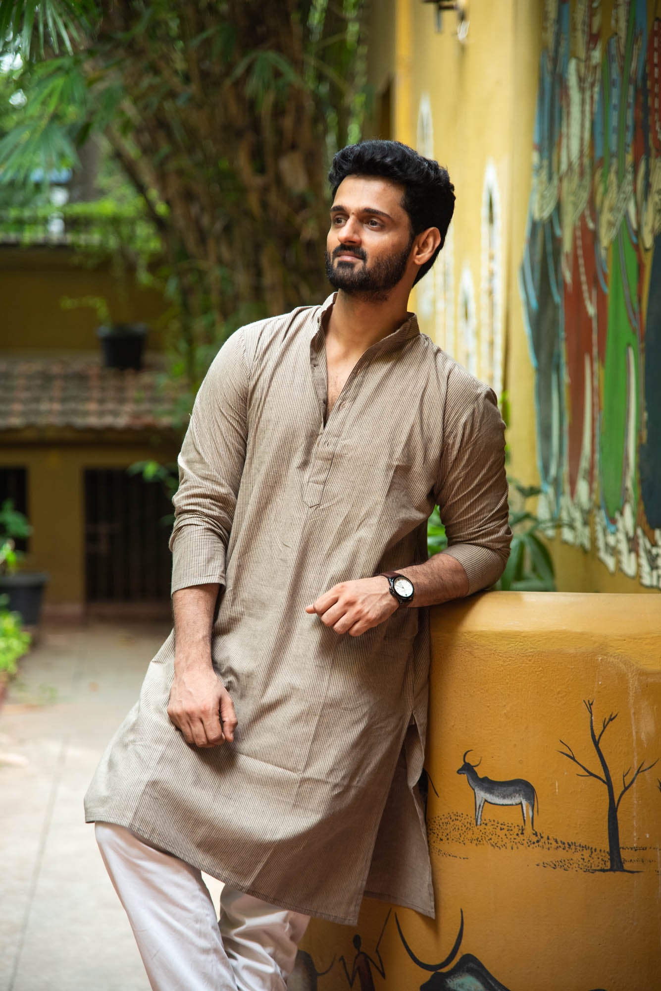 
                  
                    CT MEN LONG KURTHA F/S
                  
                