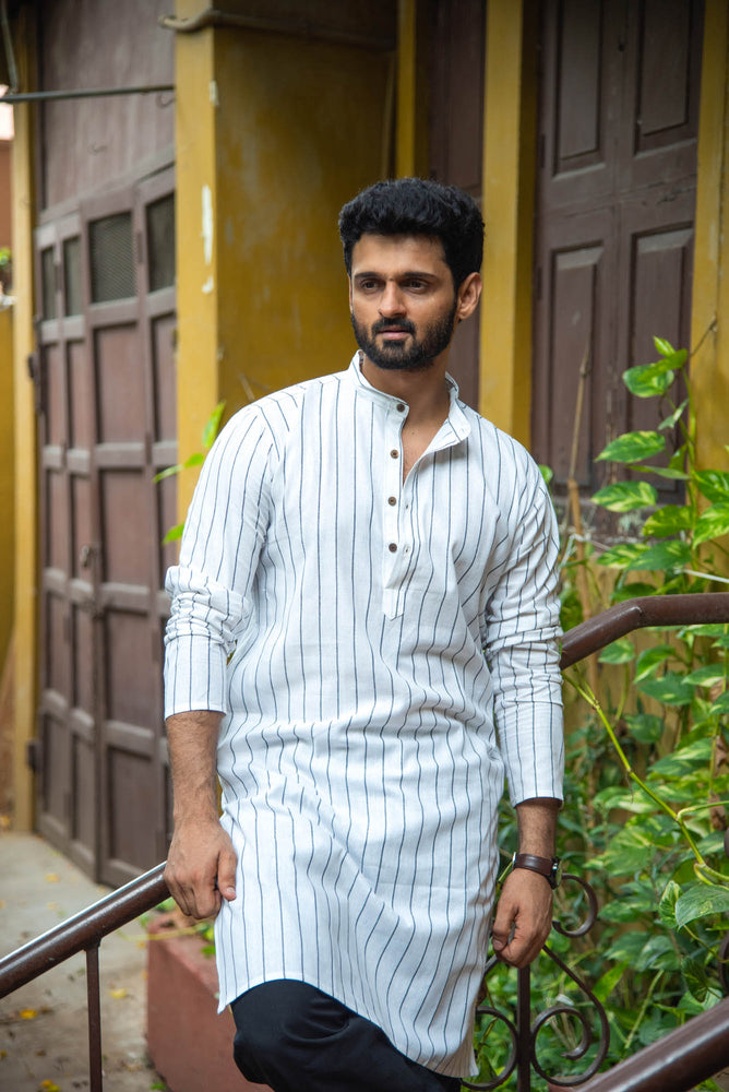 
                  
                    CT MEN LONG KURTHA F/S
                  
                