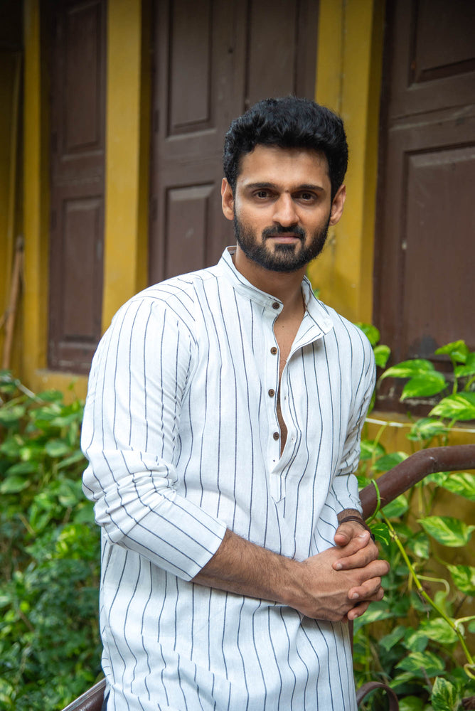 
                  
                    CT MEN LONG KURTHA F/S
                  
                