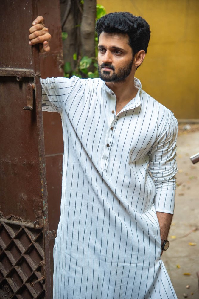 
                  
                    CT MEN LONG KURTHA F/S
                  
                