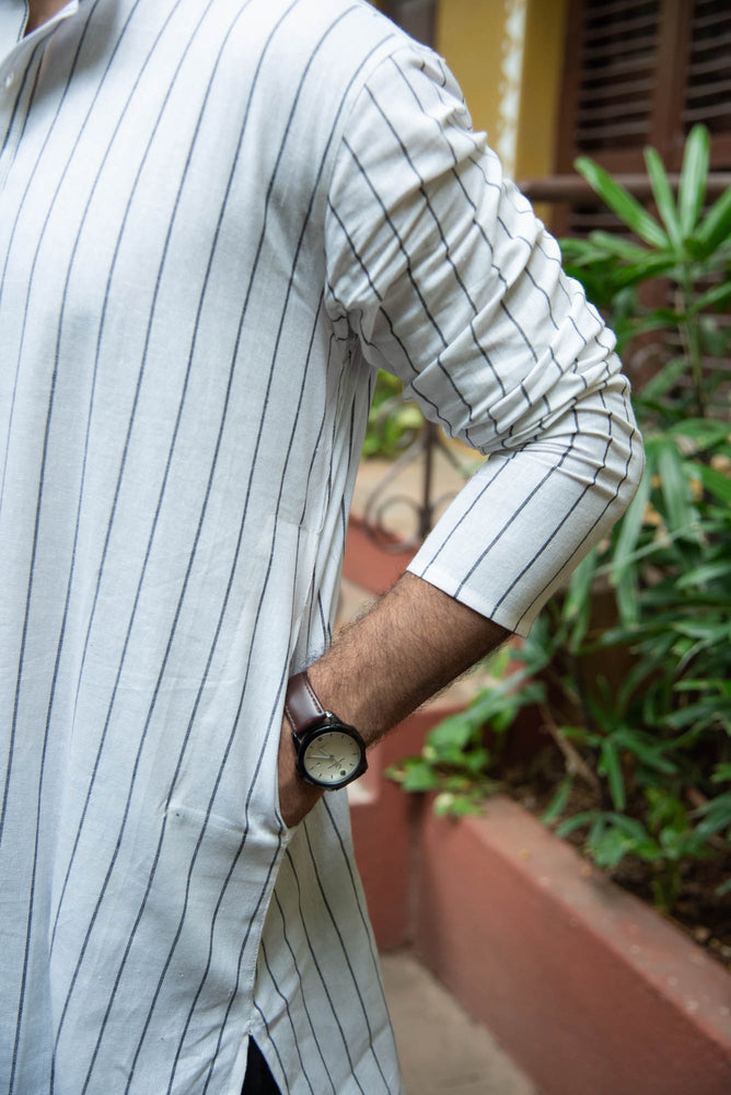 
                  
                    CT MEN LONG KURTHA F/S
                  
                