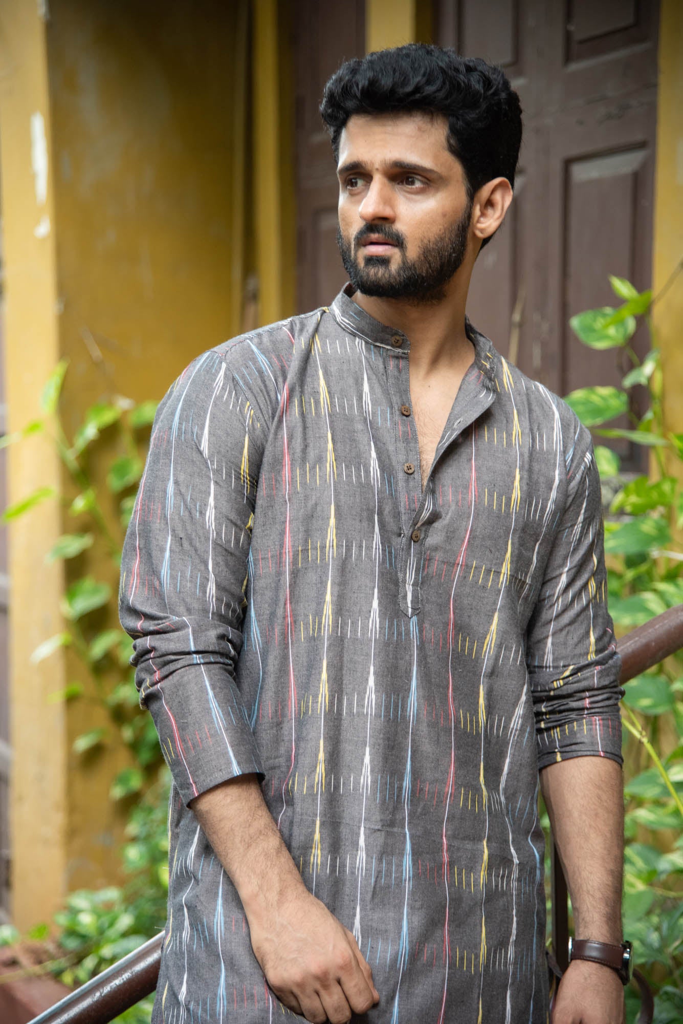 
                  
                    CT MEN LONG KURTHA F/S
                  
                