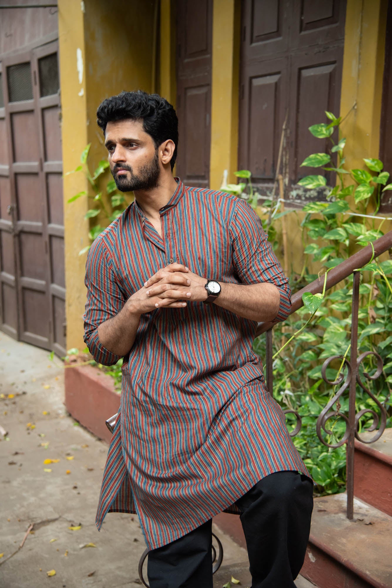 
                  
                    CT MEN LONG KURTHA F/S
                  
                