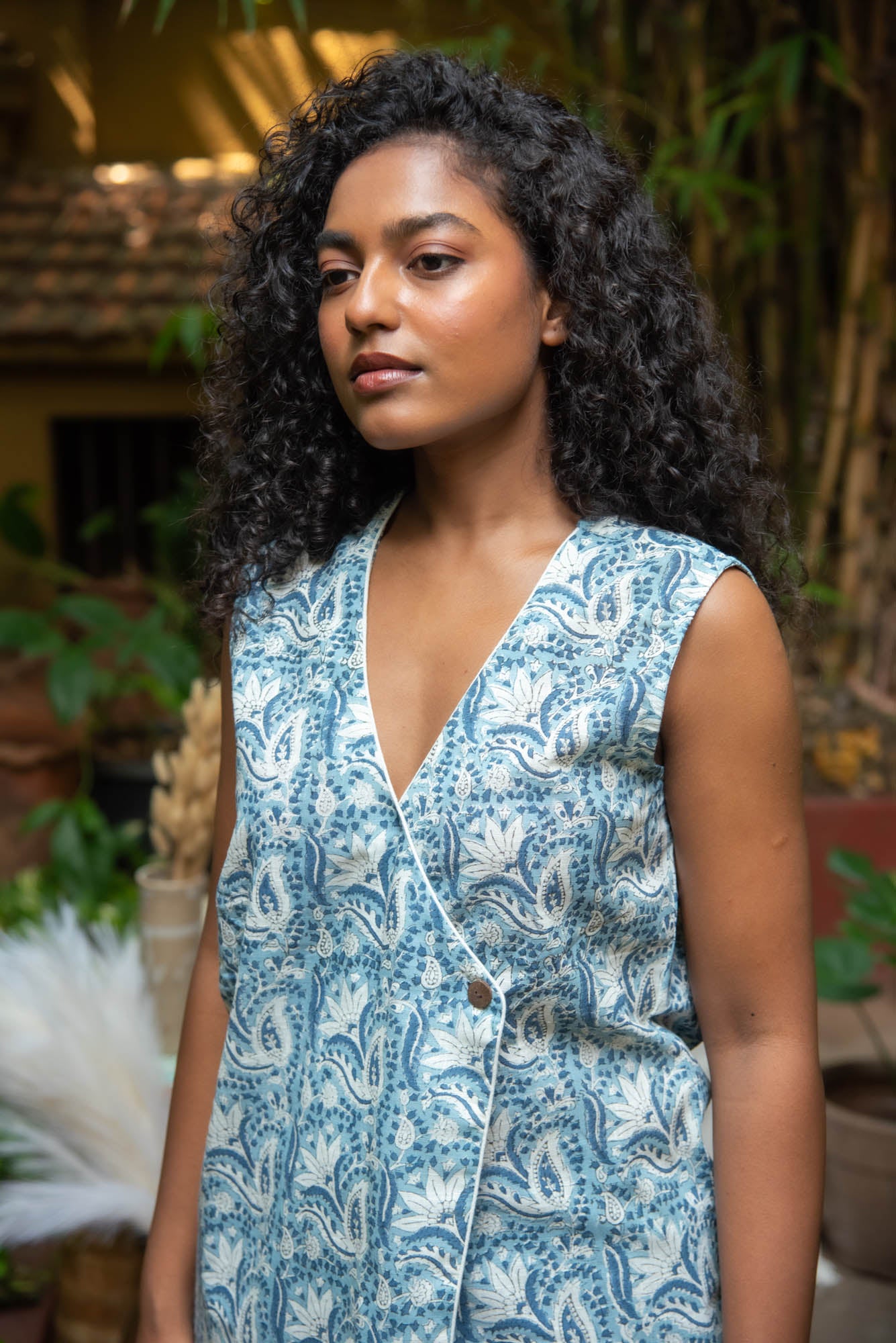 
                  
                    CT WOMEN CROSS OVER TOP
                  
                