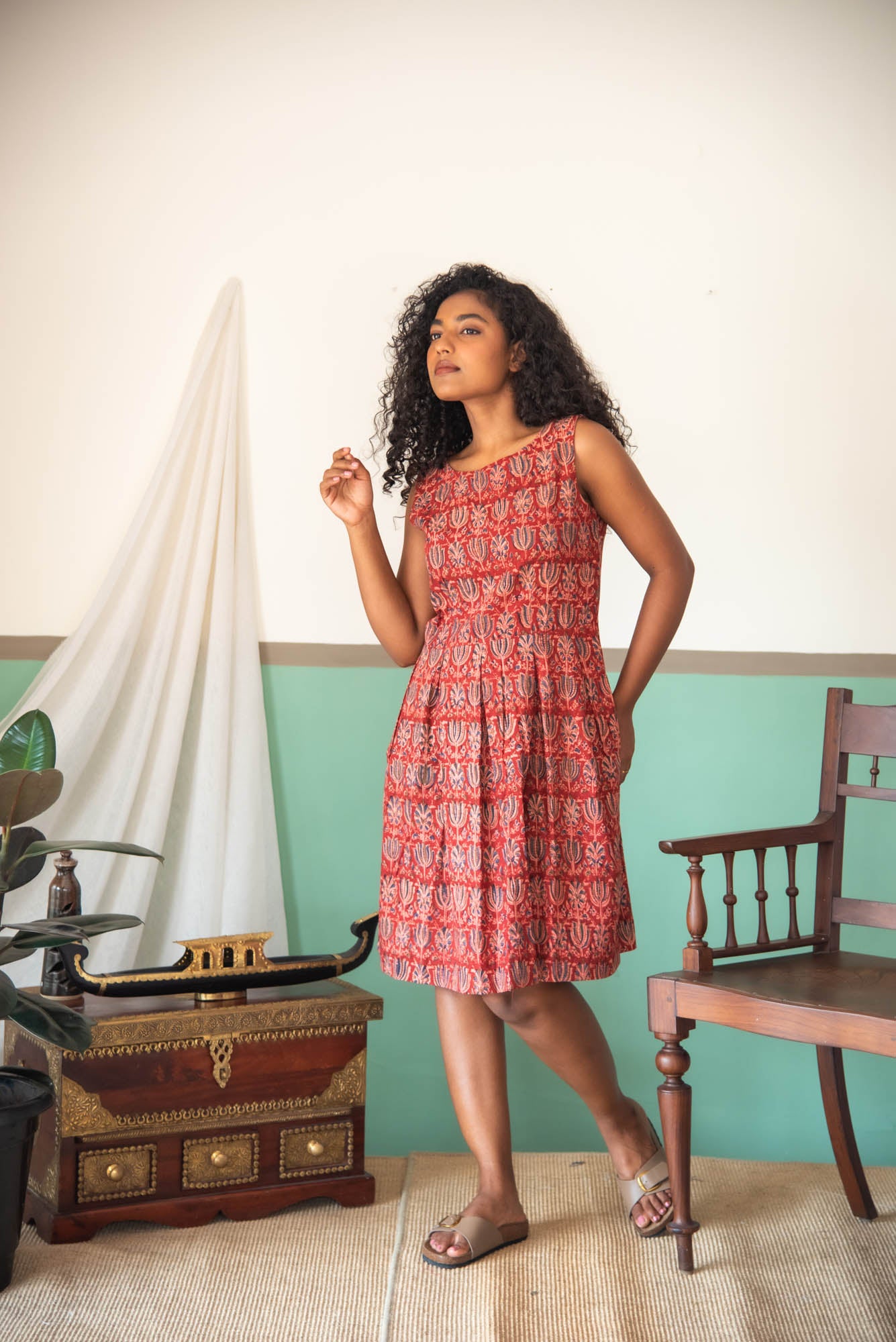 
                  
                    CT WOMEN SHORT DRESS
                  
                