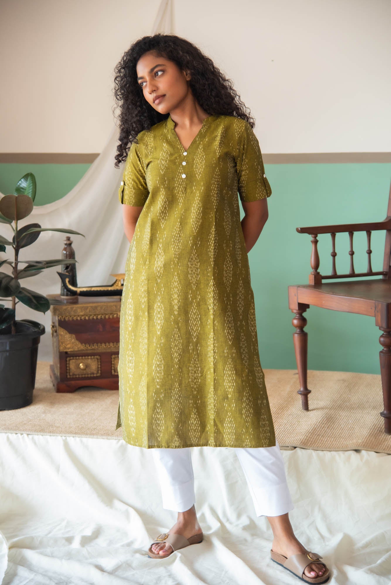 
                  
                    WOMEN LONG KURTHA 3/4 SLVE
                  
                