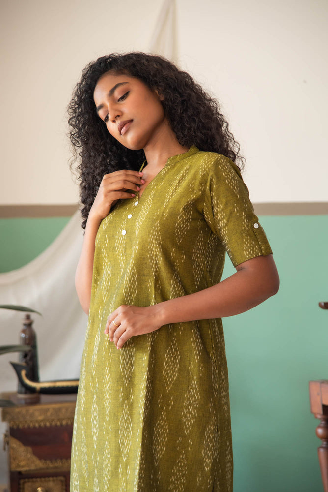 
                  
                    WOMEN LONG KURTHA 3/4 SLVE
                  
                