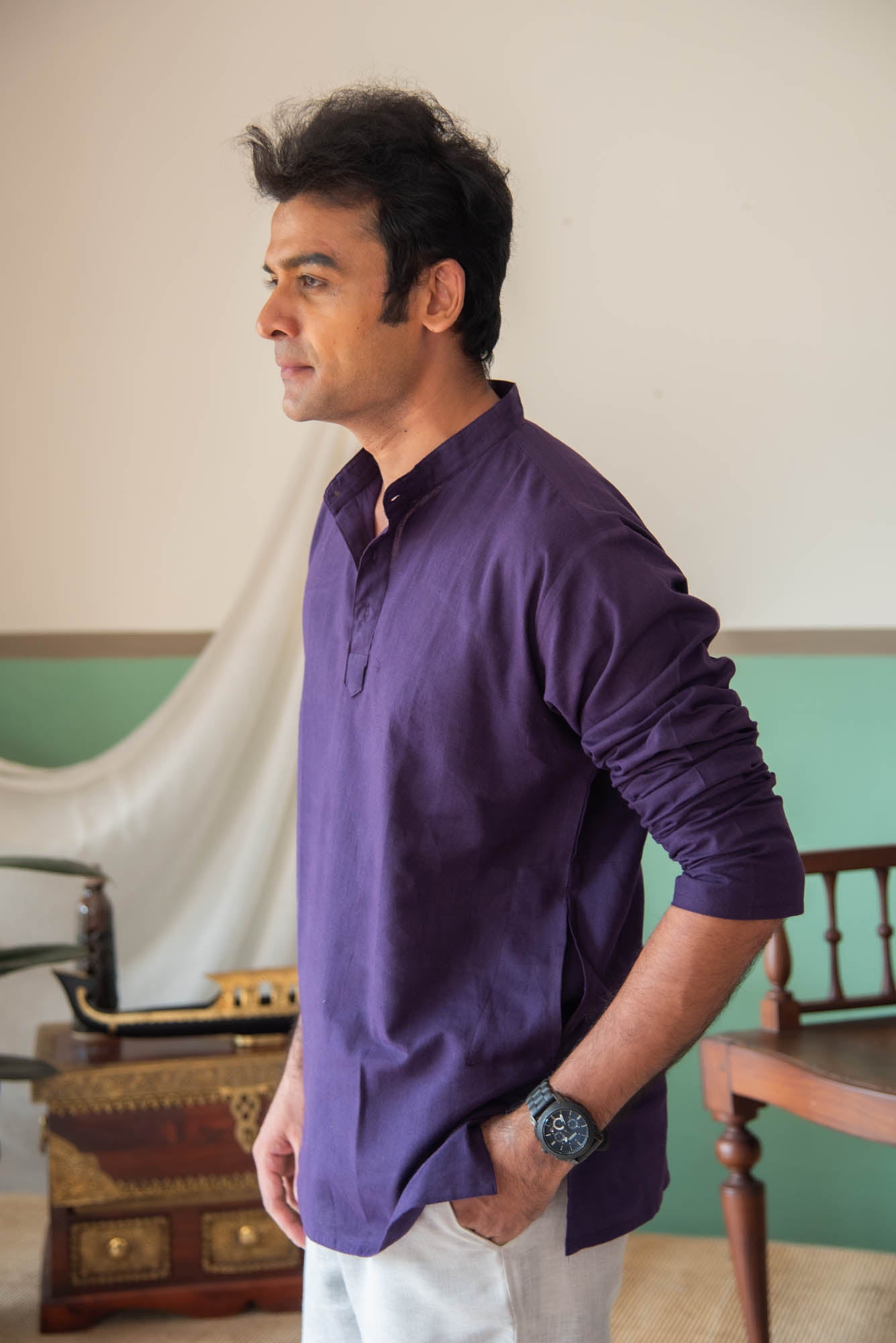 
                  
                    MEN SHORT KURTHA F/SLV
                  
                