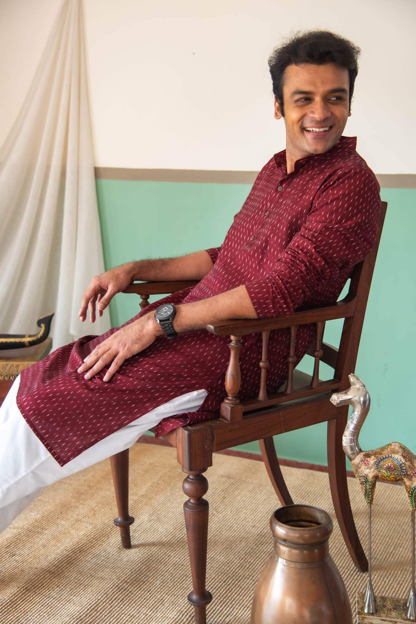 
                  
                    CT MEN LONG KURTHA F/S
                  
                