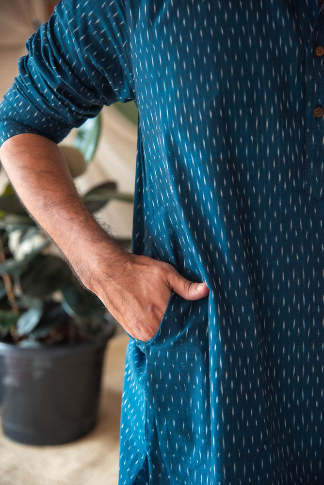 
                  
                    CT MEN LONG KURTHA F/S
                  
                