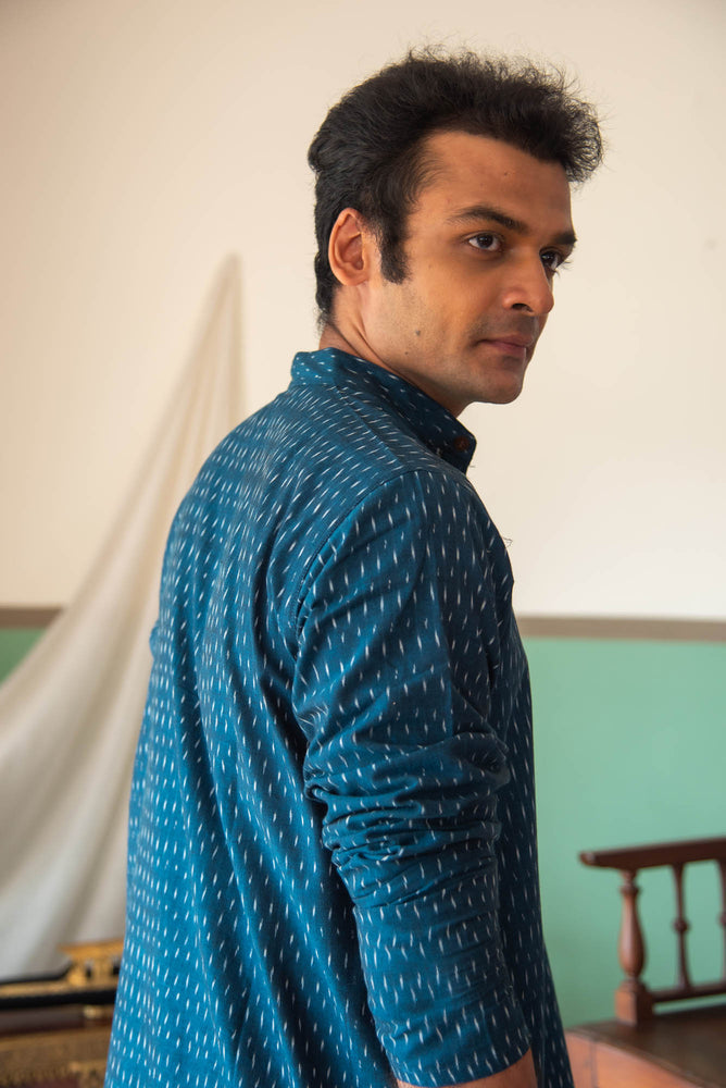 
                  
                    CT MEN LONG KURTHA F/S
                  
                