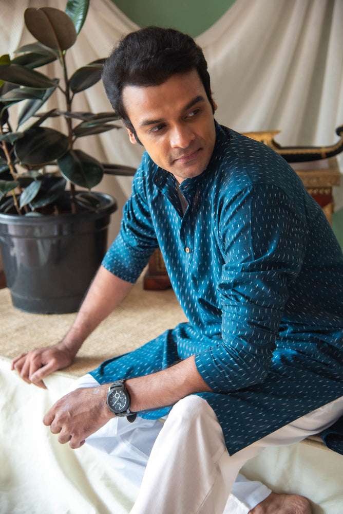 
                  
                    CT MEN LONG KURTHA F/S
                  
                