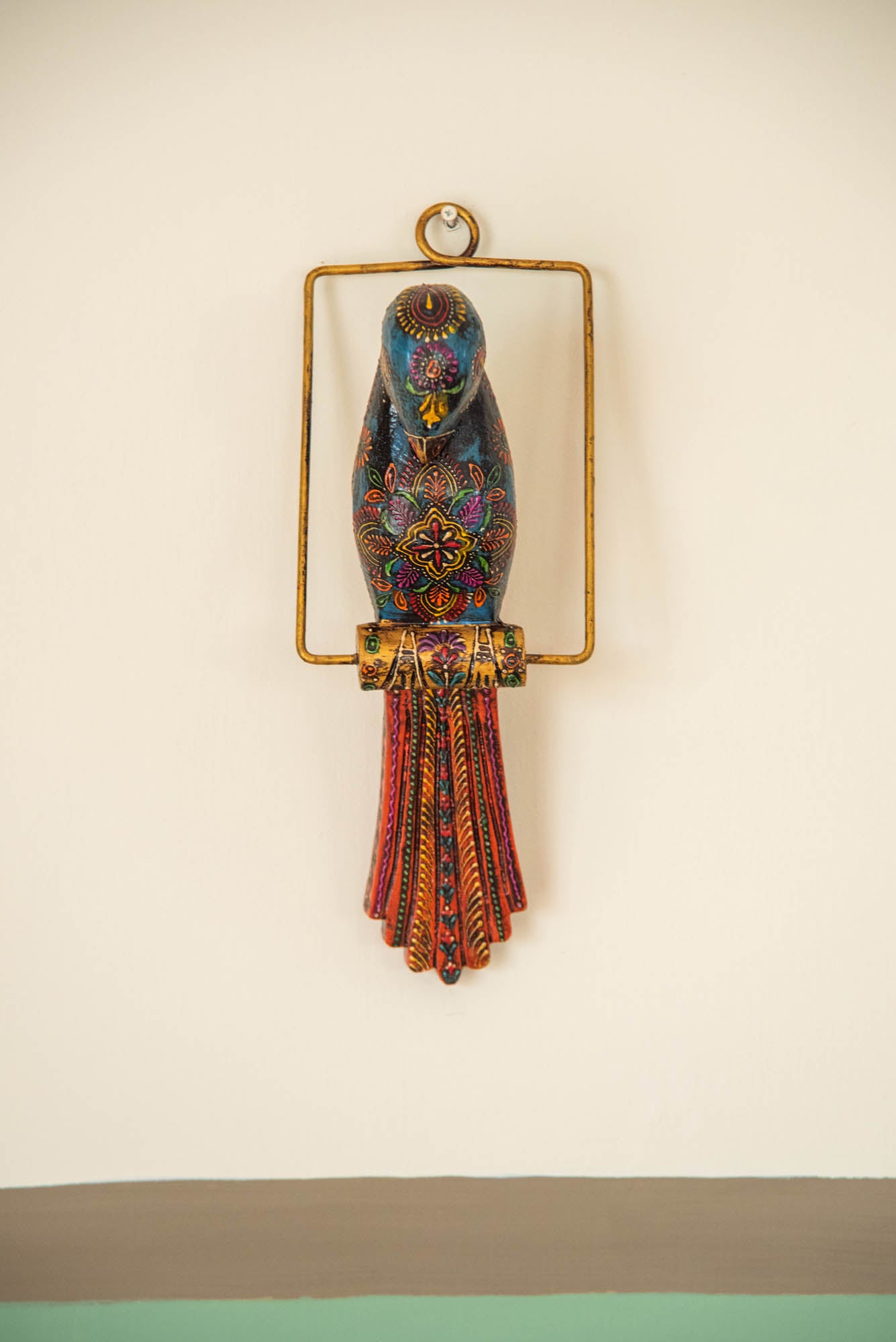 
                  
                    WOOD PARROT HANGING
                  
                