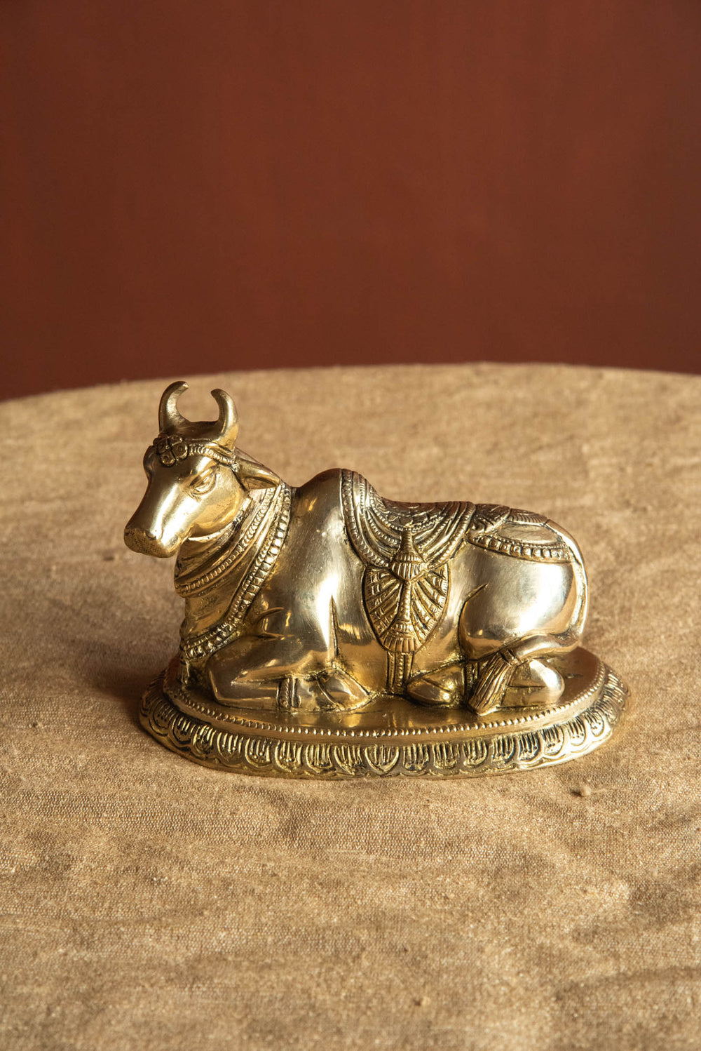 BRASS WHITE GOLD NANDI OVAL BASE