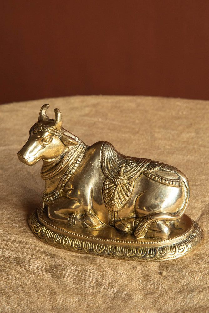 
                  
                    BRASS WHITE GOLD NANDI OVAL BASE
                  
                