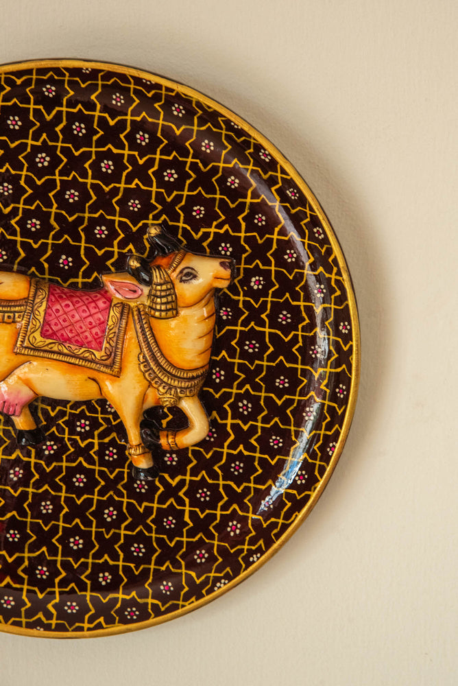 
                  
                    WOOD ROUND PLATE PAINTED WITH COW
                  
                