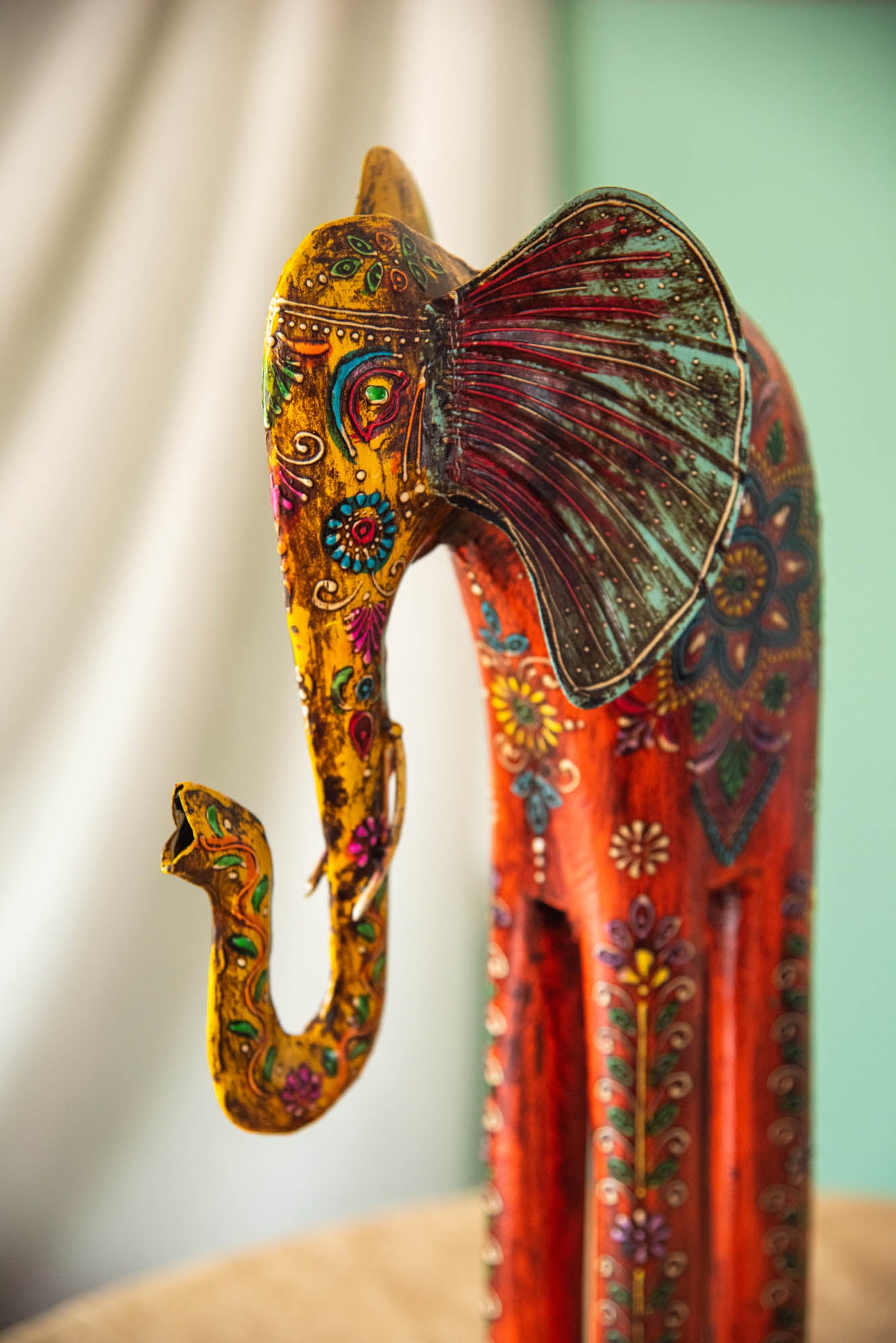 
                  
                    WOOD ELEPANT LONG LEGS
                  
                