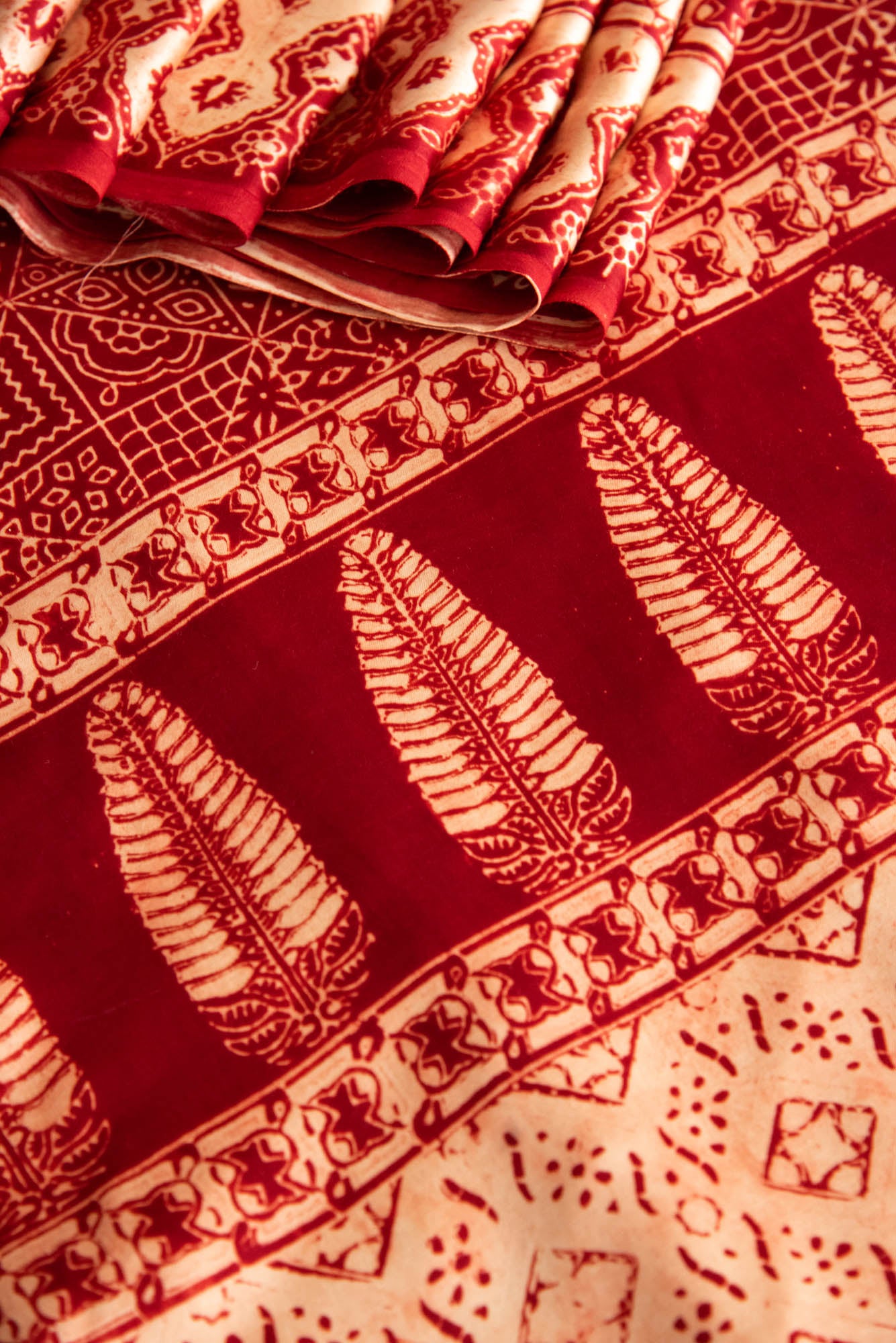 
                  
                    MODAL SILK PRINT SAREE
                  
                