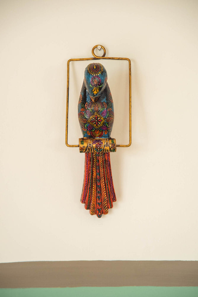 
                  
                    WOOD PARROT HANGING
                  
                