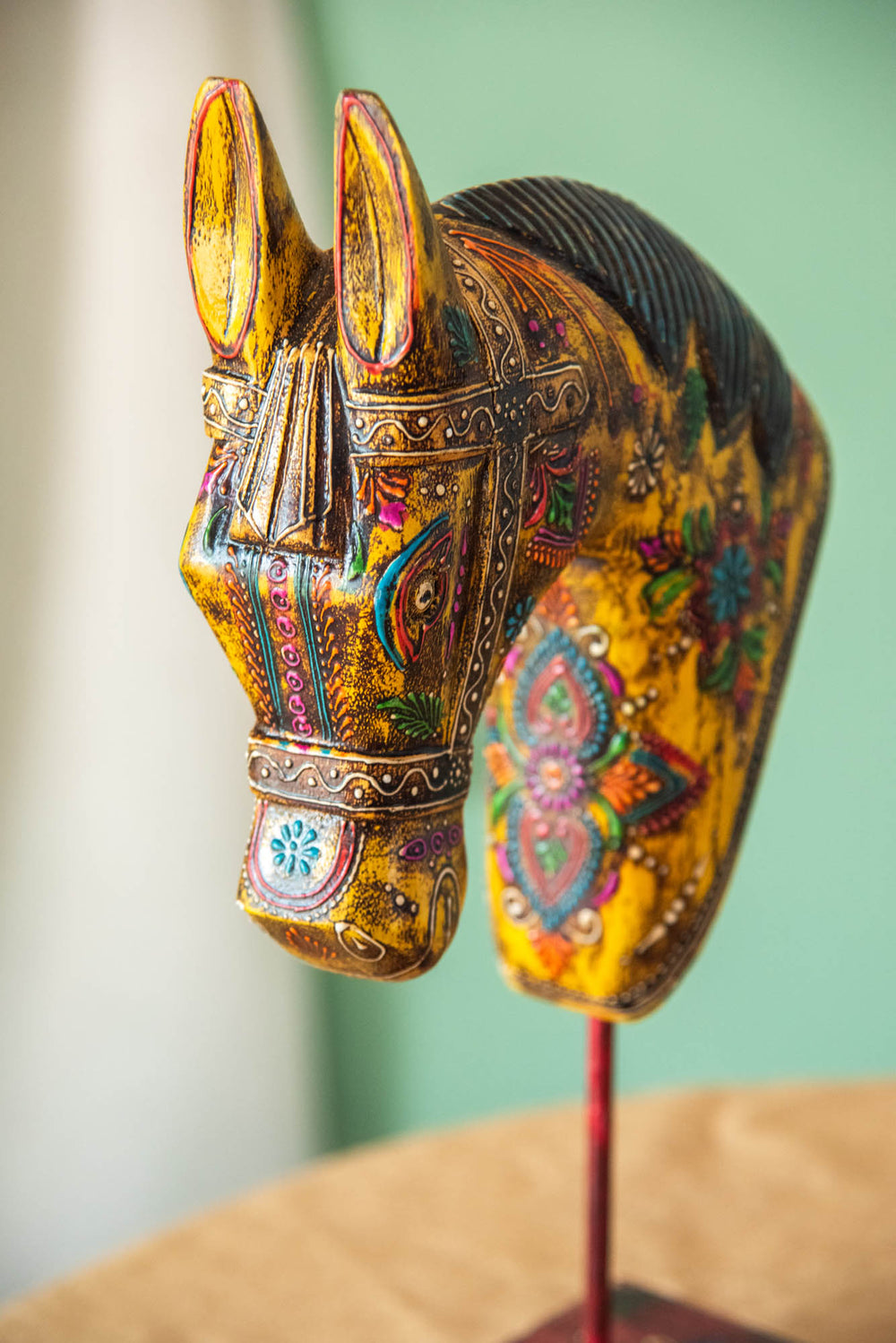 WOOD HORSE HEAD WITH STAND