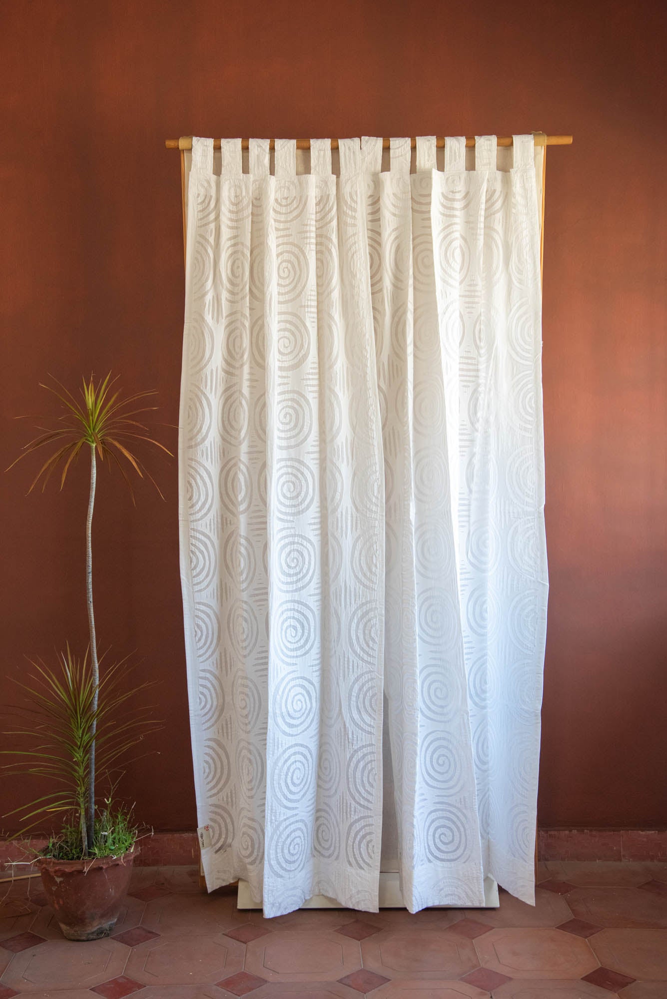 
                  
                    CT CUT WORK TAP CURTAIN
                  
                