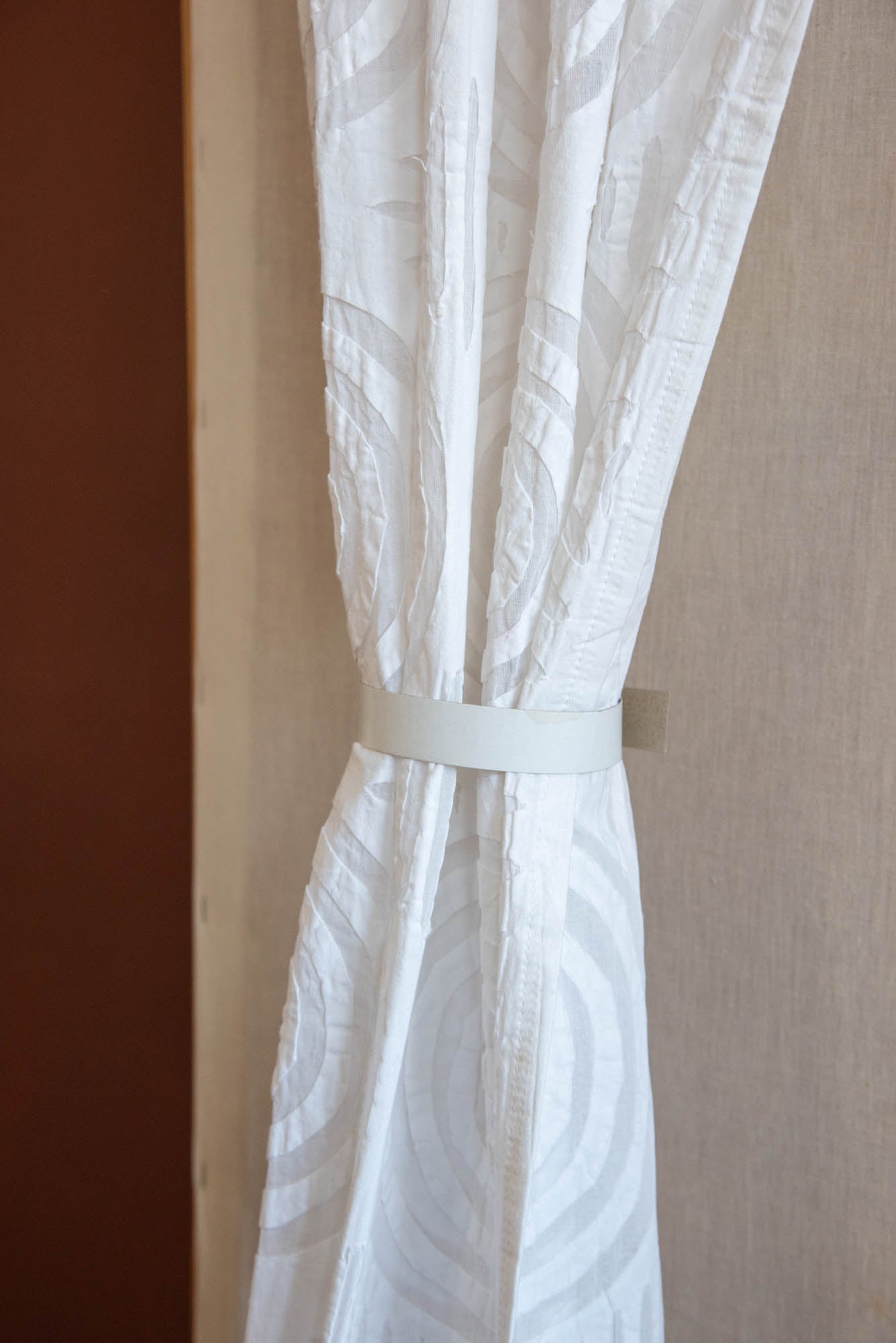 
                  
                    CT CUT WORK TAP CURTAIN
                  
                