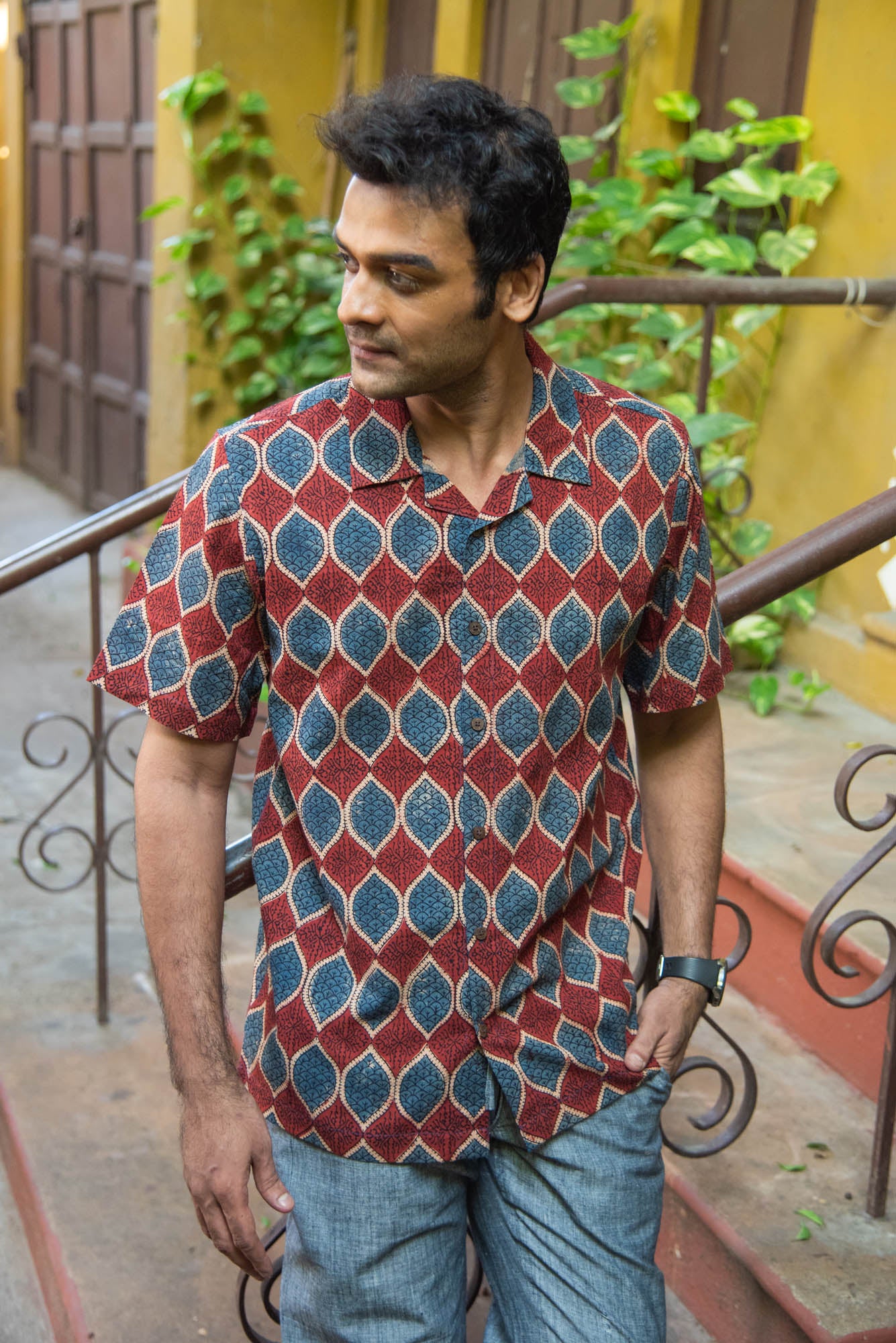 
                  
                    MEN RESORT SHIRT H/SLV SLIM FIT
                  
                