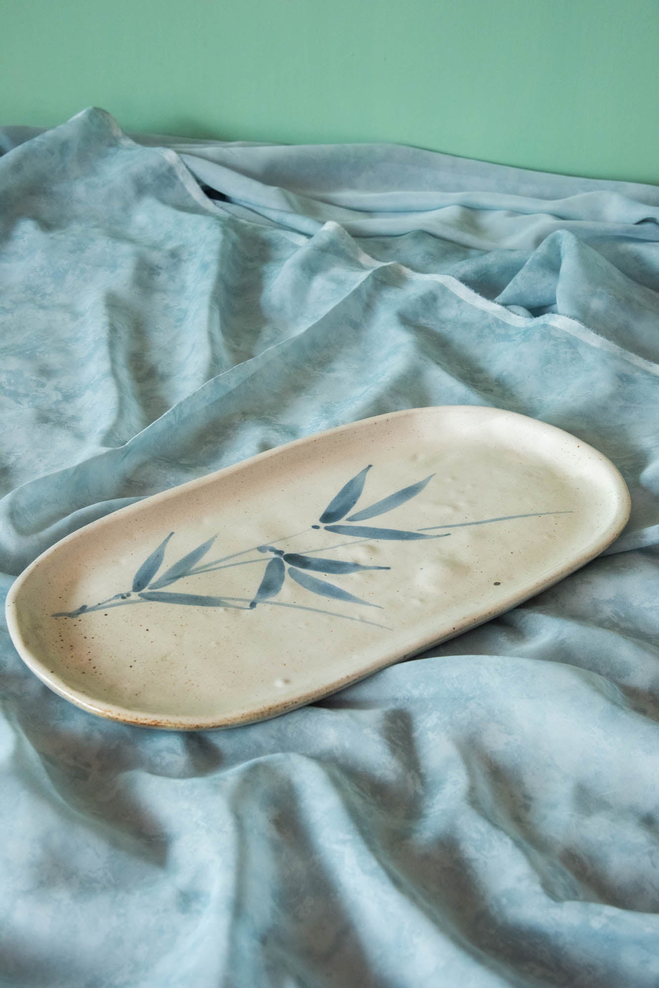 
                  
                    EXTRA LARGE OVAL TRAY
                  
                