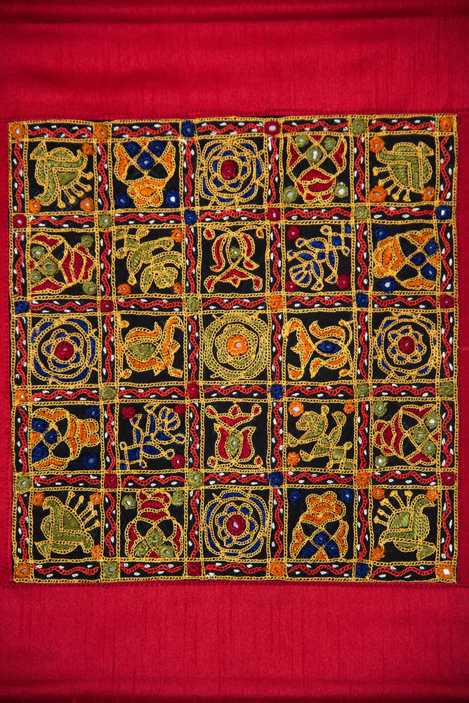 
                  
                    MORIYA 25 BUTTA WALL PANEL
                  
                