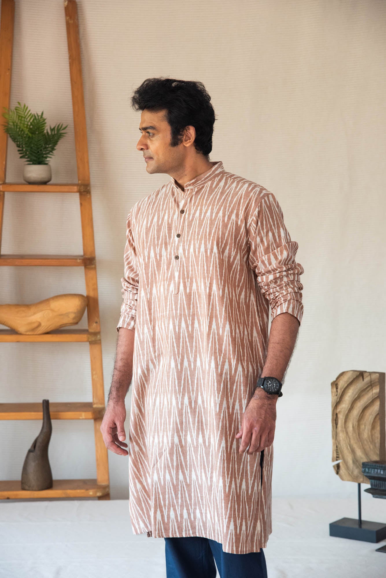 
                  
                    CT MEN LONG KURTHA F/S
                  
                