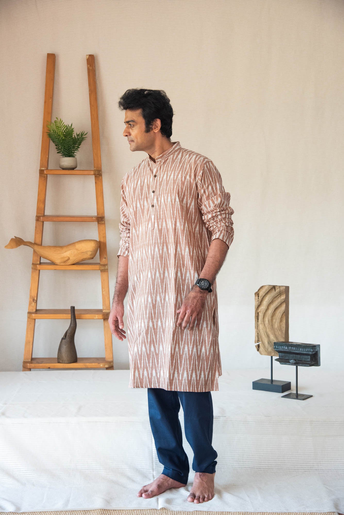 
                  
                    CT MEN LONG KURTHA F/S
                  
                