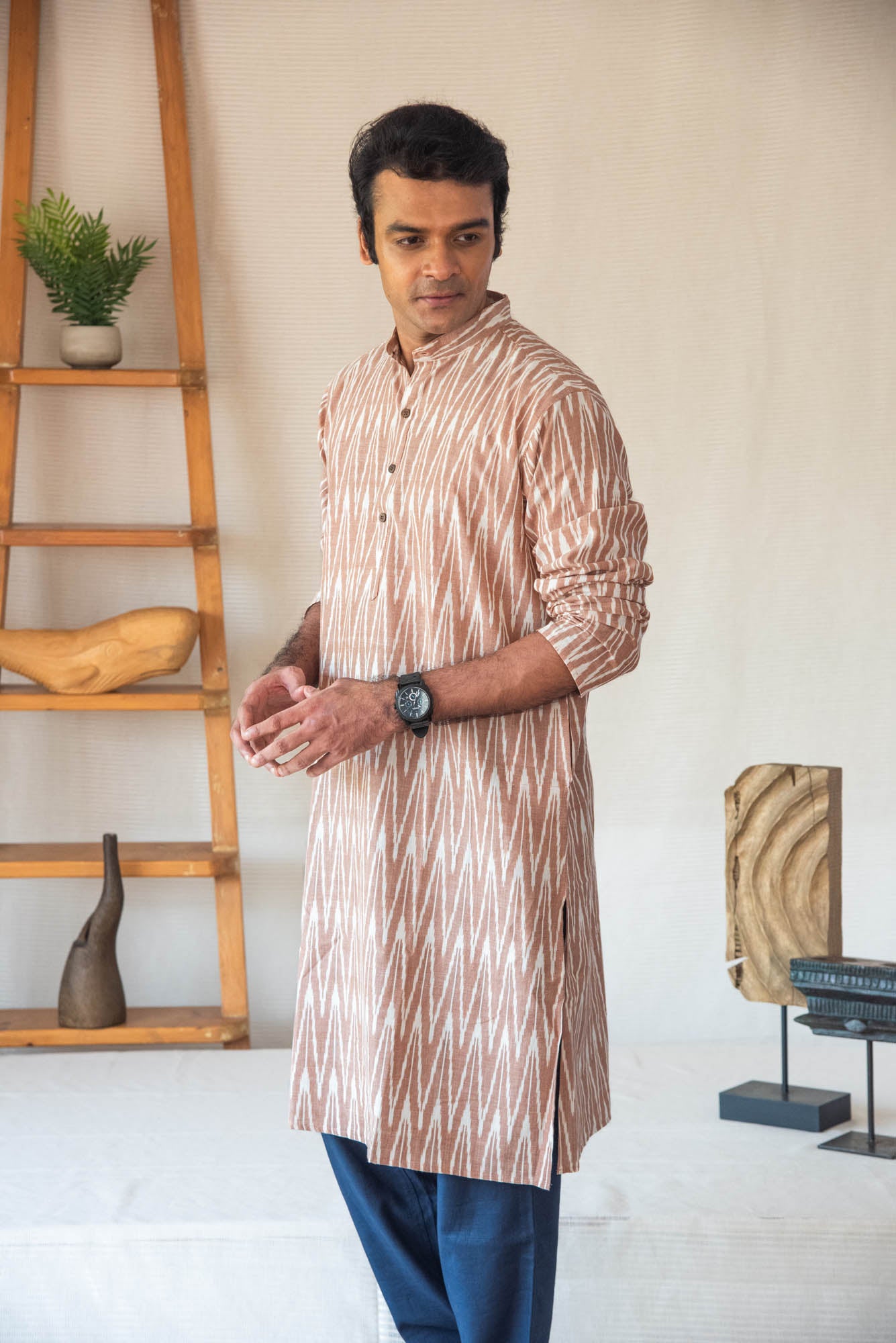 
                  
                    CT MEN LONG KURTHA F/S
                  
                