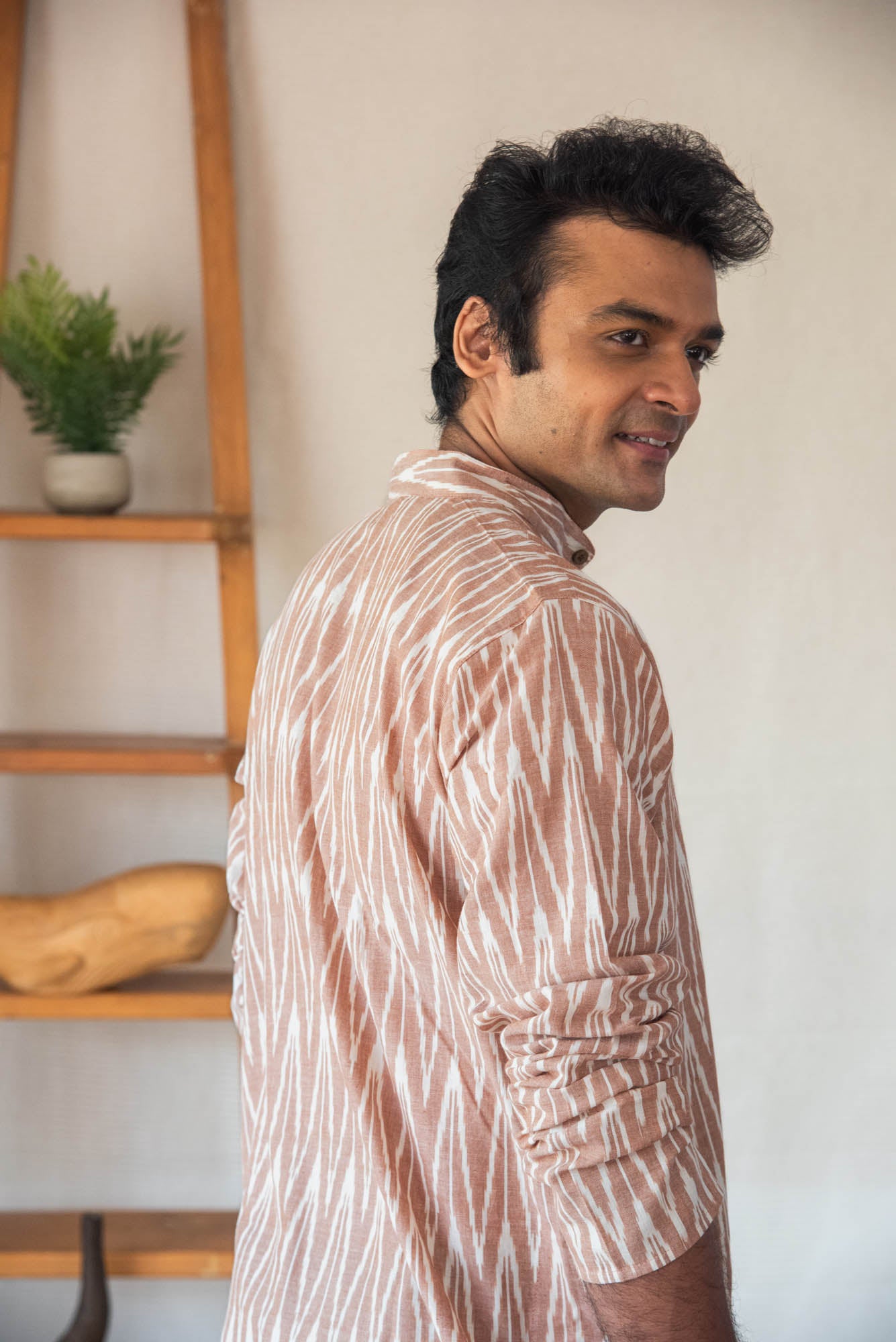 
                  
                    CT MEN LONG KURTHA F/S
                  
                