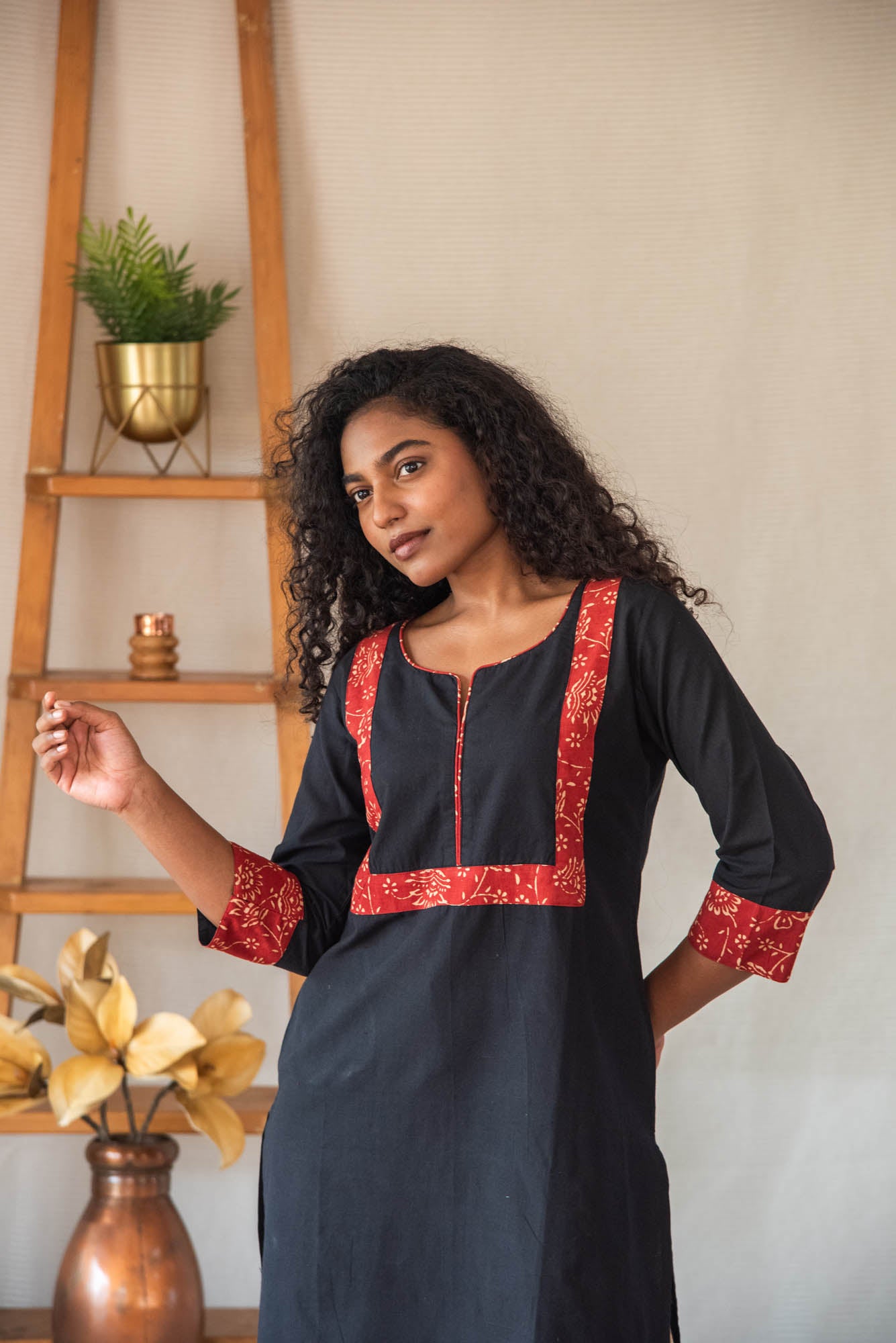 
                  
                    WOMEN LONG KURTHA 3/4 SLVE
                  
                