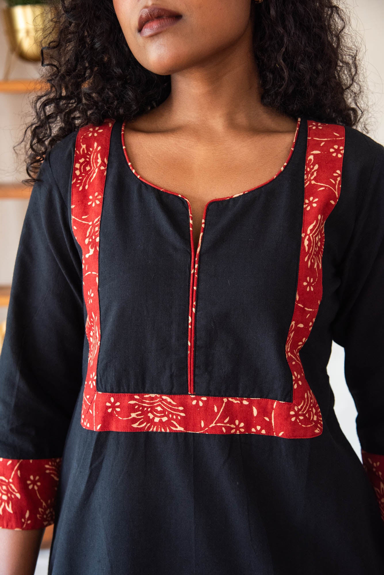 
                  
                    WOMEN LONG KURTHA 3/4 SLVE
                  
                