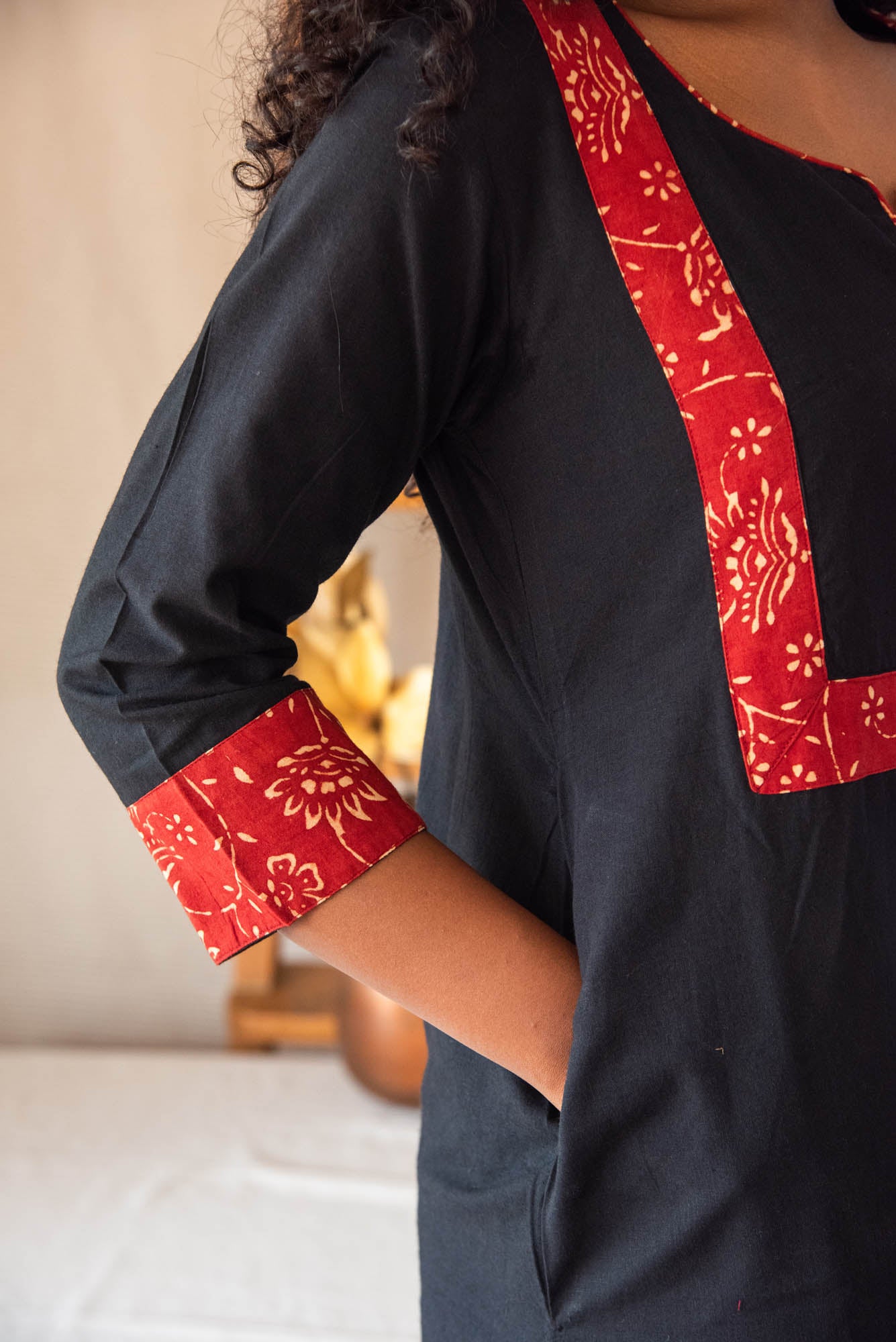 
                  
                    WOMEN LONG KURTHA 3/4 SLVE
                  
                