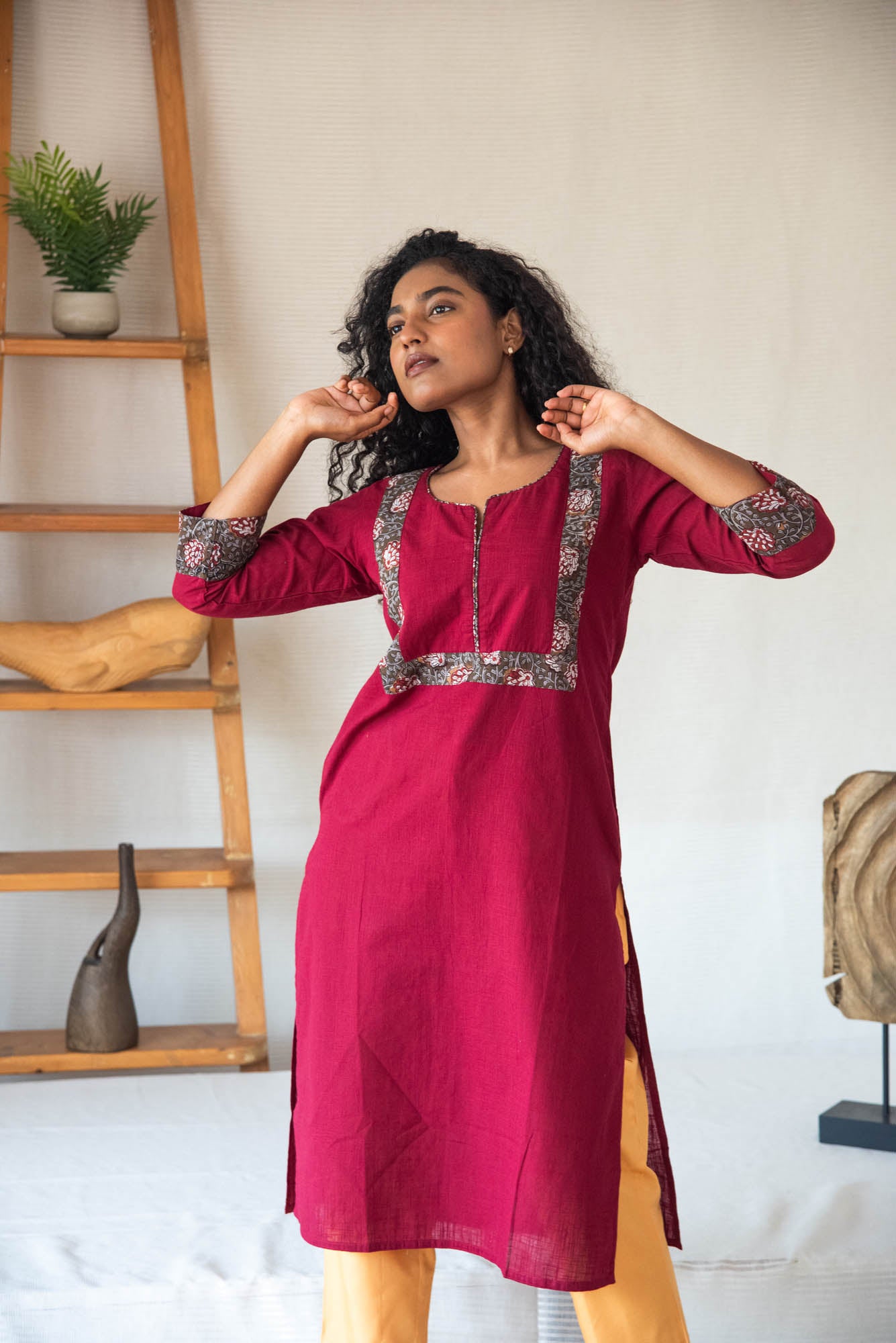 
                  
                    WOMEN LONG KURTHA 3/4 SLVE
                  
                