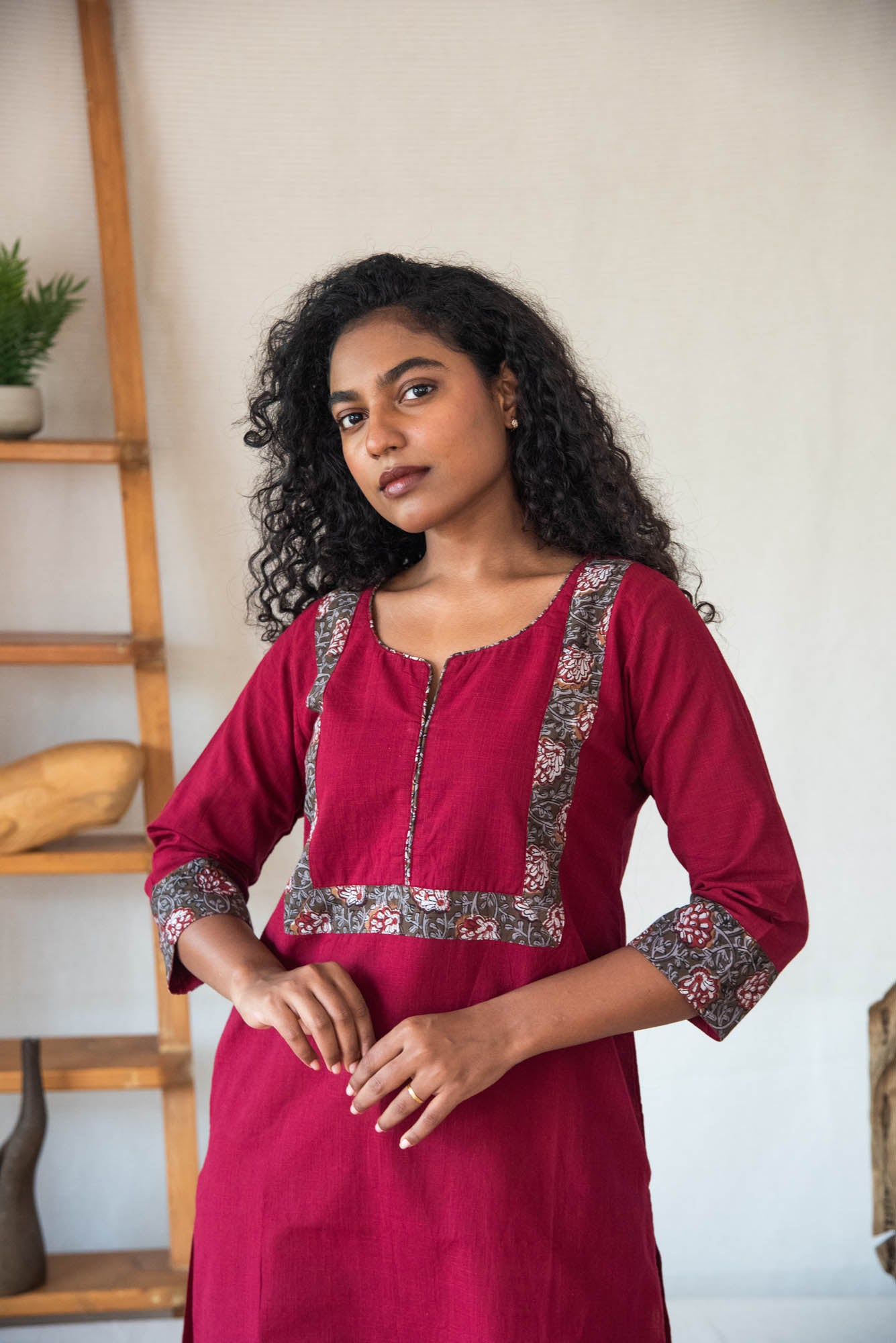 
                  
                    WOMEN LONG KURTHA 3/4 SLVE
                  
                