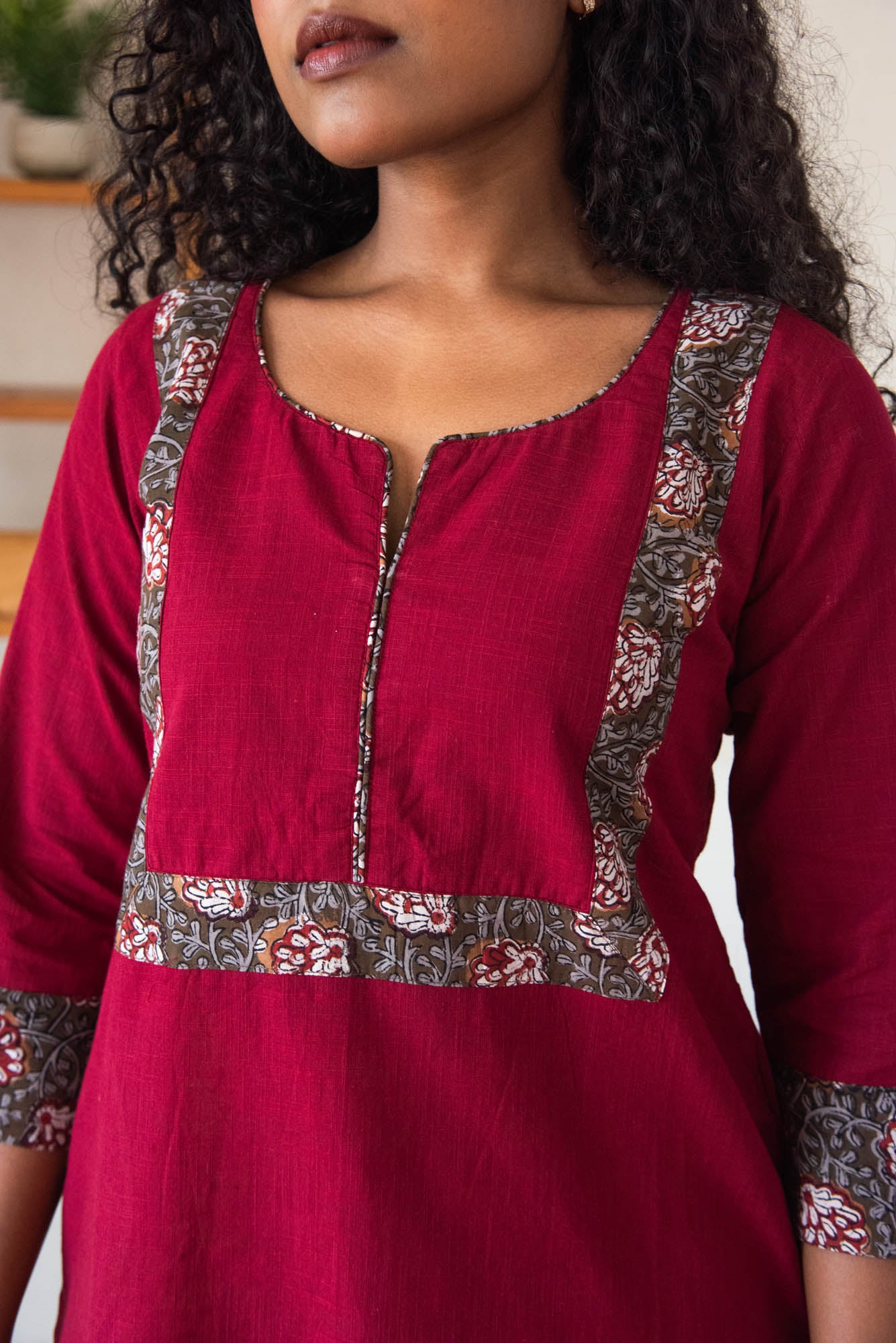 
                  
                    WOMEN LONG KURTHA 3/4 SLVE
                  
                